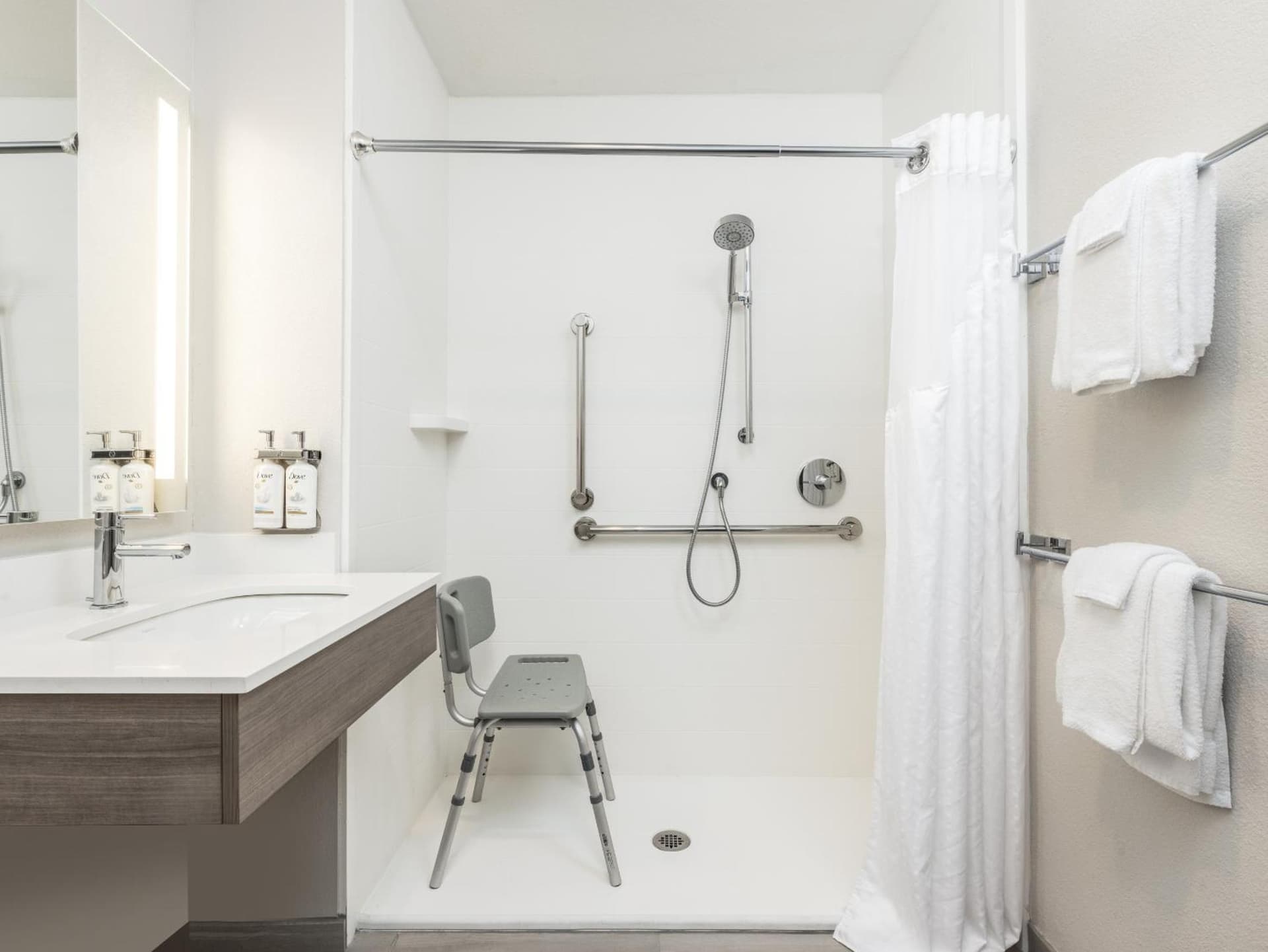 Holiday Inn Express Portland South - Lake Oswego by IHG gallery photo in Lake Oswego, OR — image 99