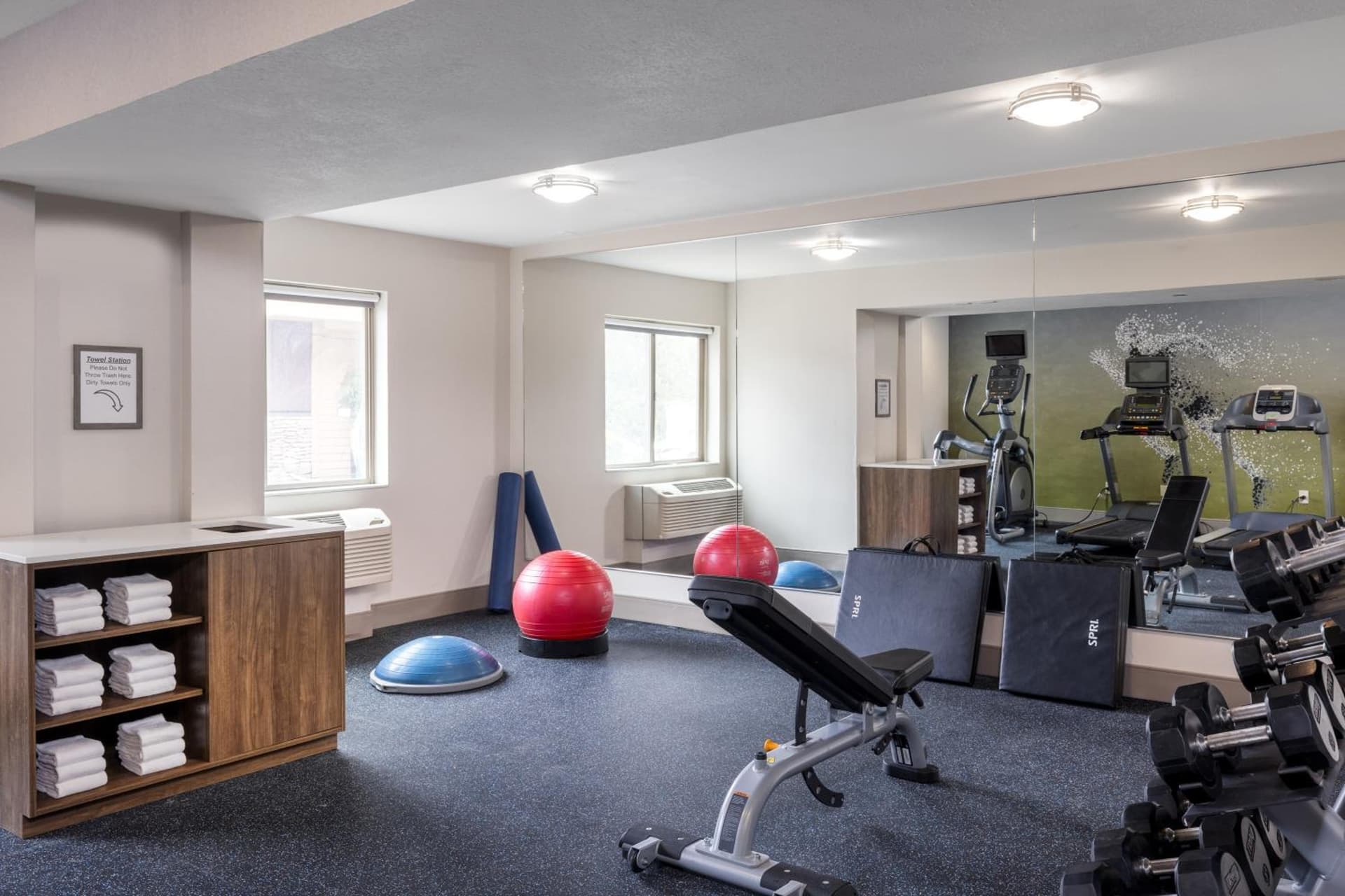 Holiday Inn Express Portland South - Lake Oswego by IHG gallery photo in Lake Oswego, OR — image 75