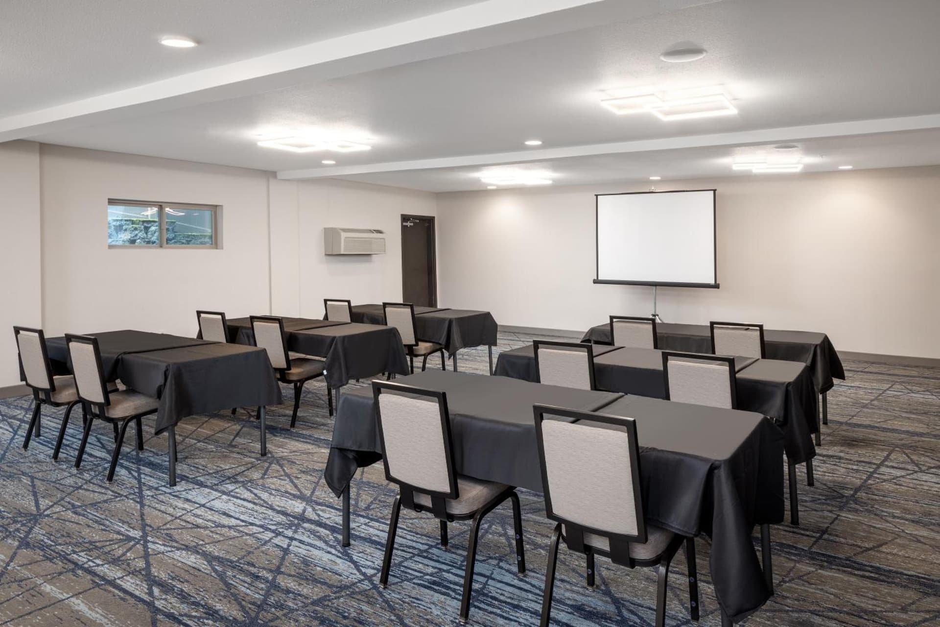 Holiday Inn Express Portland South - Lake Oswego by IHG gallery photo in Lake Oswego, OR — image 93