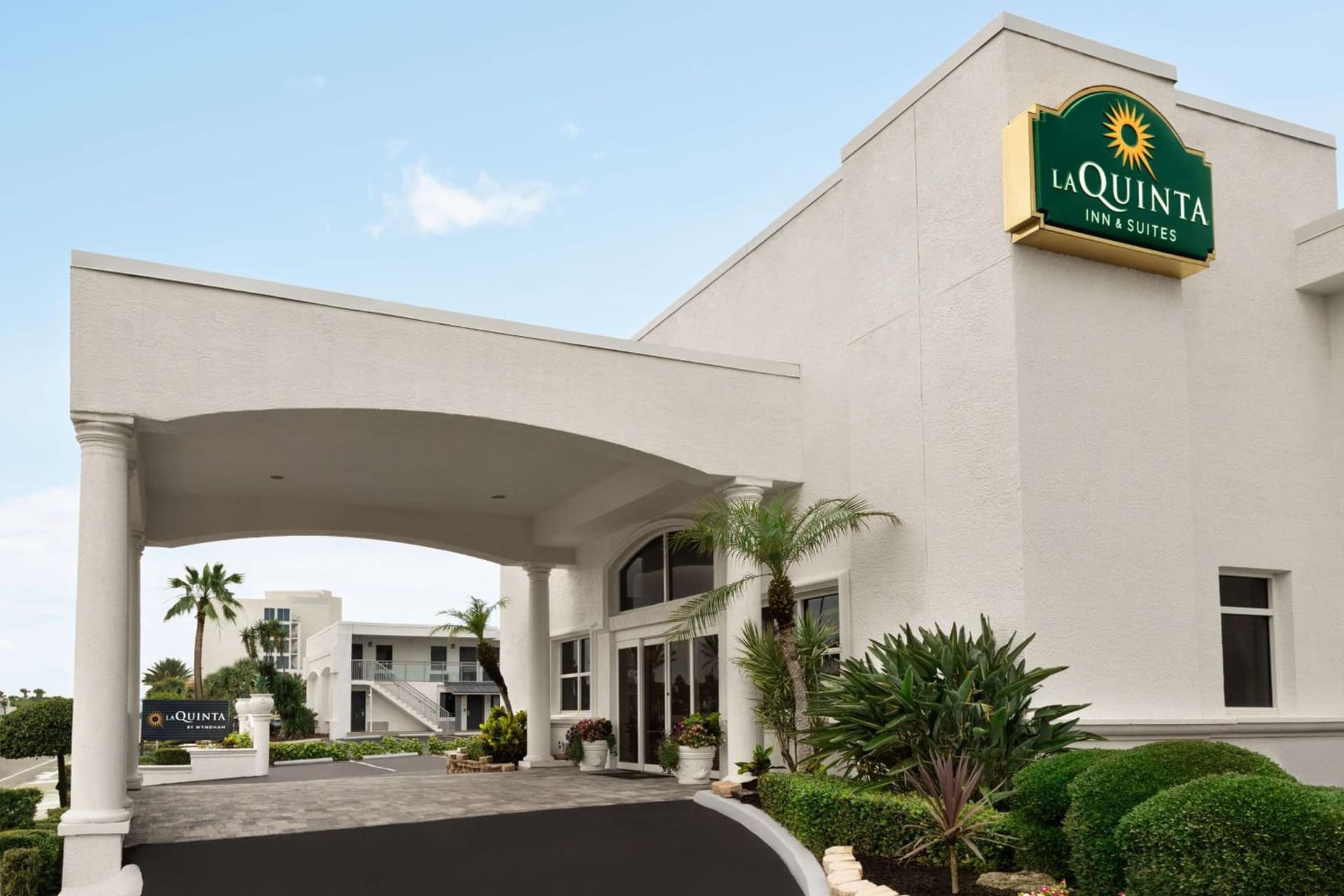 La Quinta by Wyndham Oceanfront Daytona Beach interior in Daytona Beach, FL — gallery photo 2