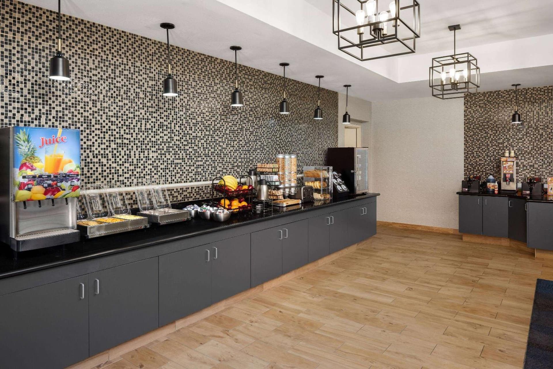 La Quinta by Wyndham Santa Clarita - Valencia gallery photo in Stevenson Ranch, CA — image 11