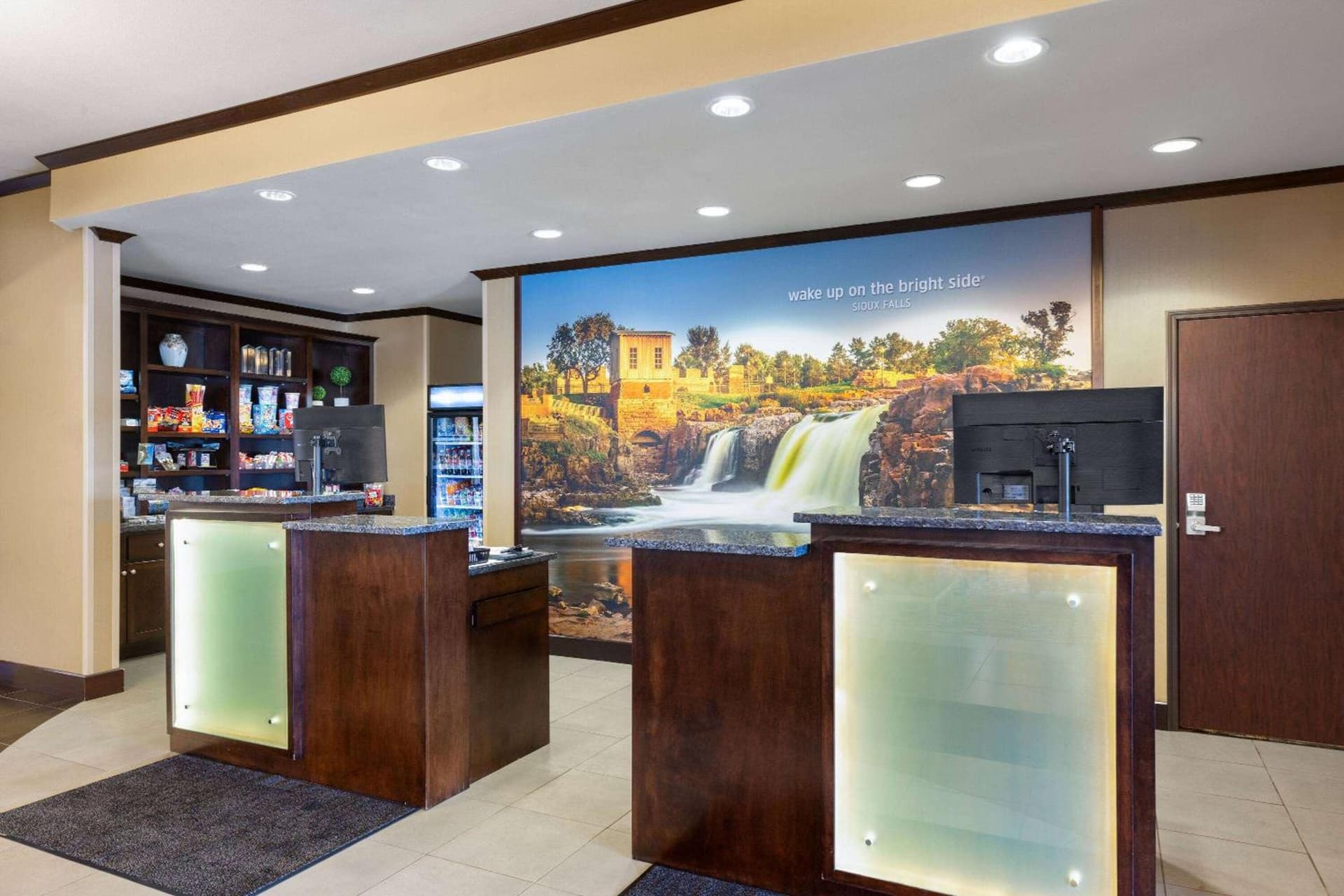 La Quinta by Wyndham Sioux Falls interior in Sioux Falls, SD — gallery photo 2