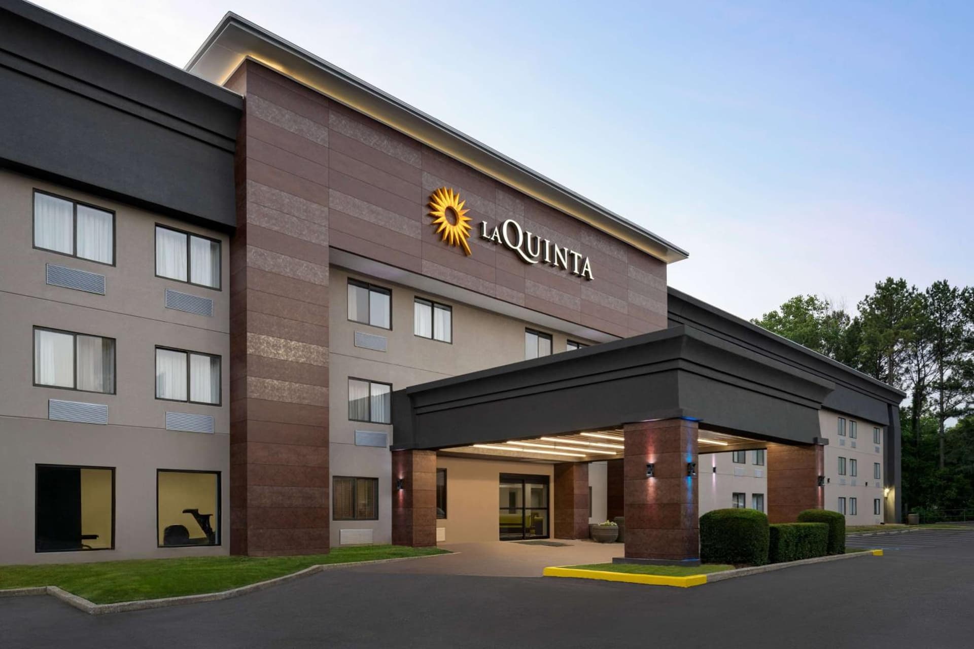La Quinta Inn Birmingham - Inverness gallery photo in Birmingham, AL — image 55