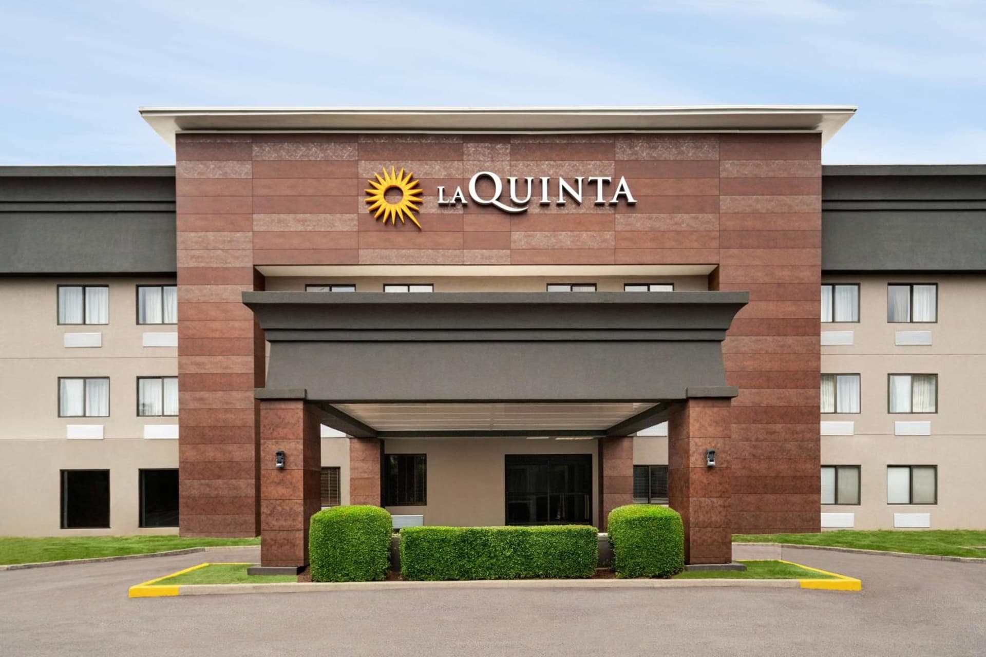 La Quinta Inn Birmingham - Inverness interior in Birmingham, AL — gallery photo 2