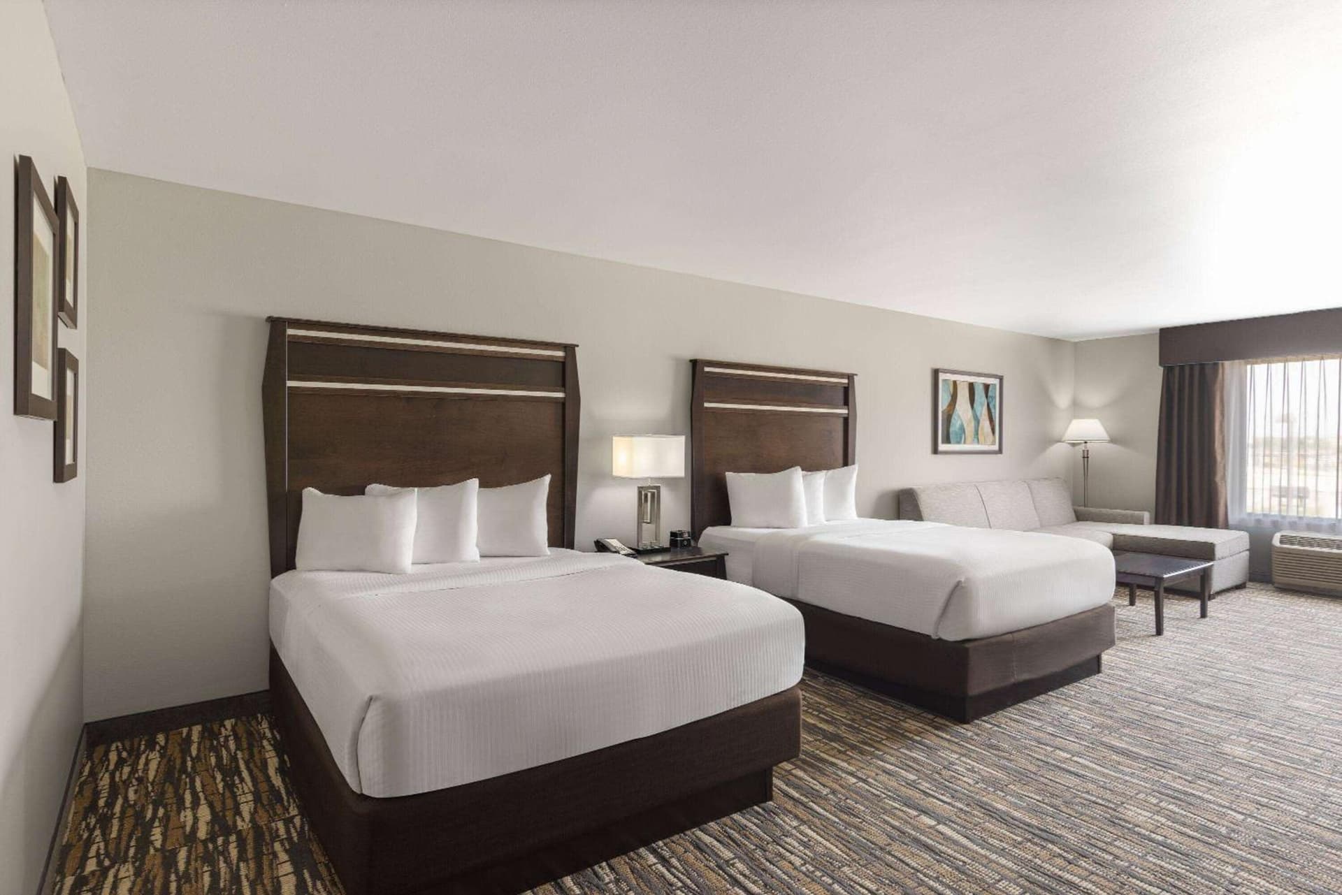 La Quinta by Wyndham Sioux Falls gallery photo in Sioux Falls, SD — image 9