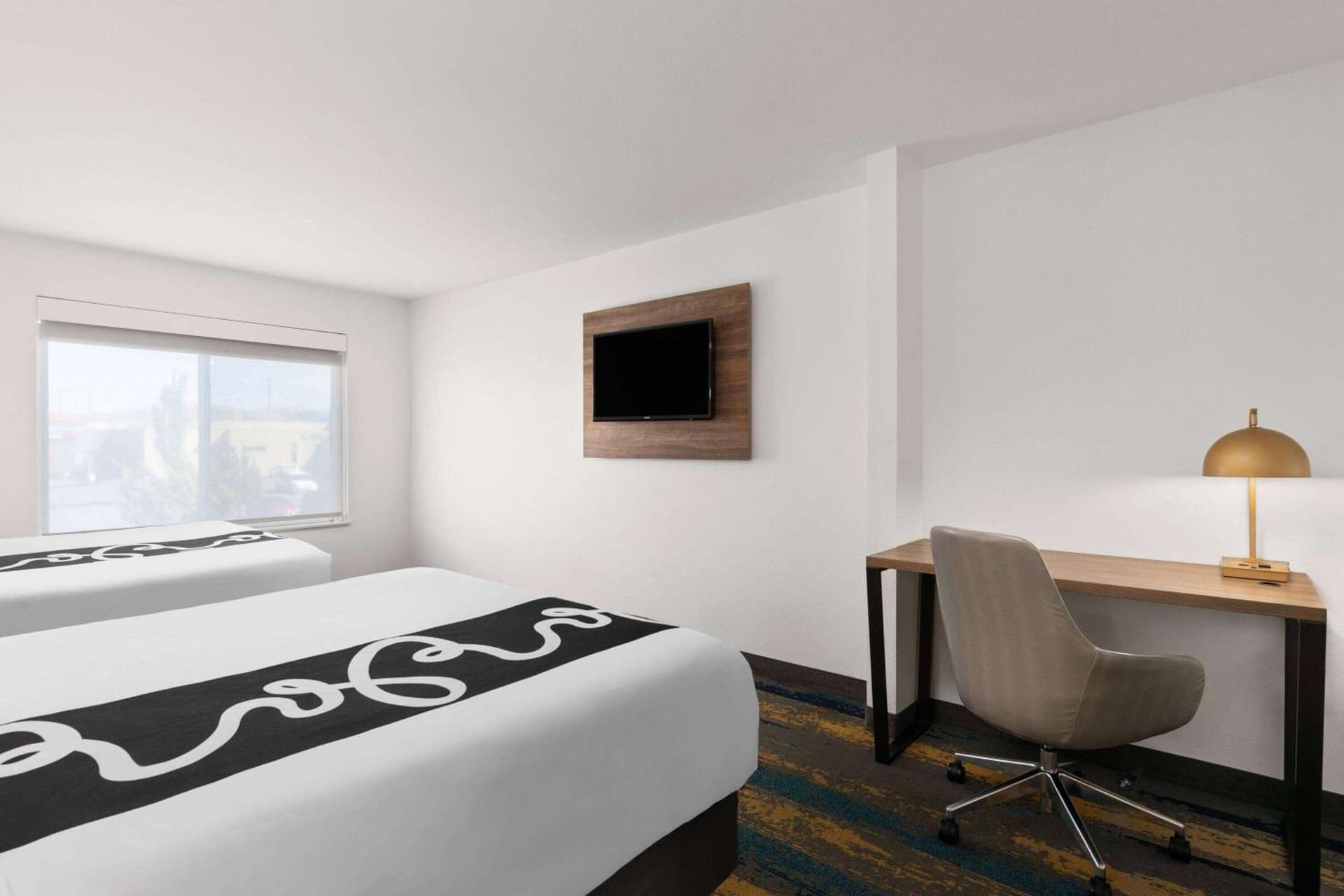 La Quinta by Wyndham Kennewick interior in Kennewick, WA — gallery photo 2