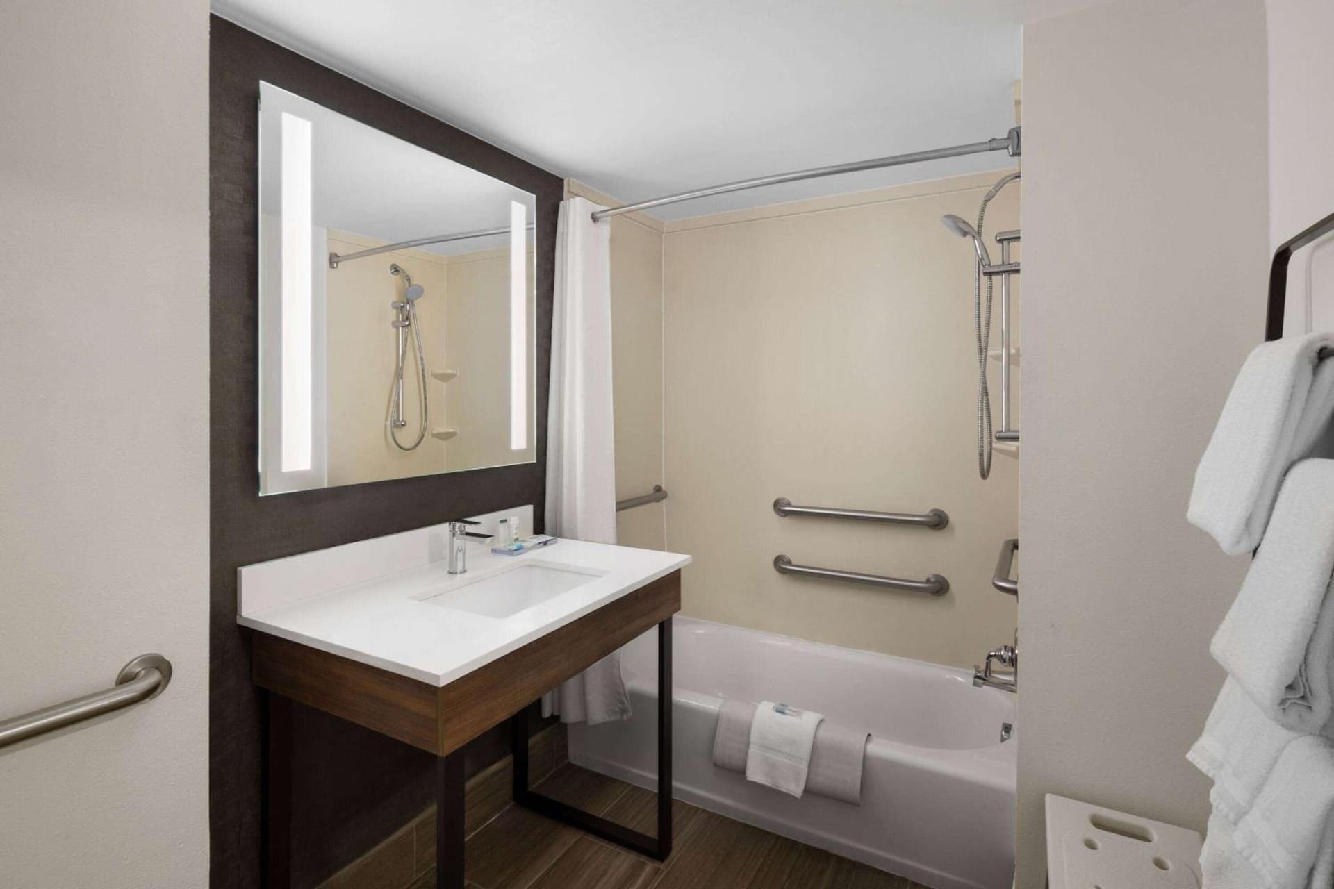 La Quinta by Wyndham Kennewick gallery photo in Kennewick, WA — image 23