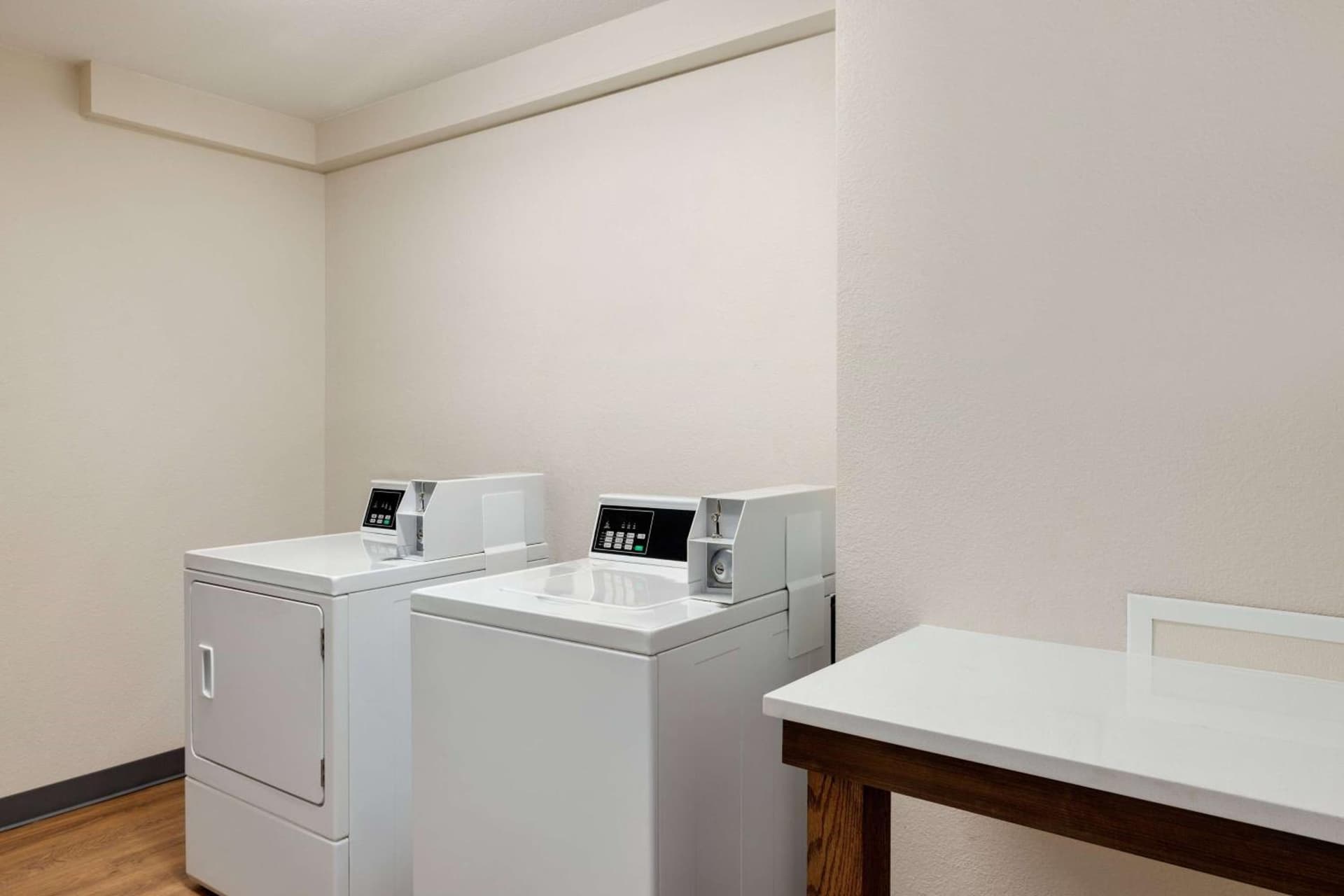 La Quinta Inn & Suites by Wyndham Springfield Airport Rte 66 gallery photo in Springfield, MO — image 83