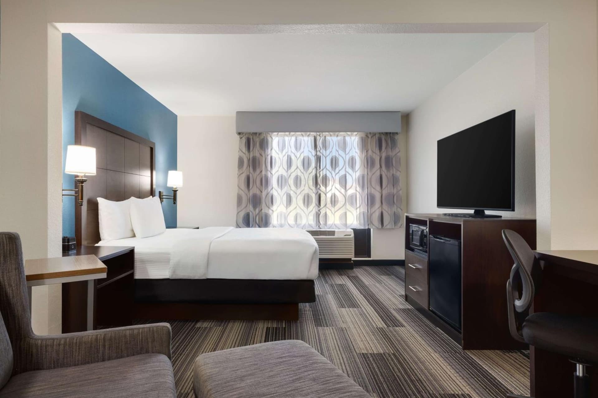 La Quinta Inn & Suites by Wyndham Springfield Airport Rte 66 gallery photo in Springfield, MO — image 86