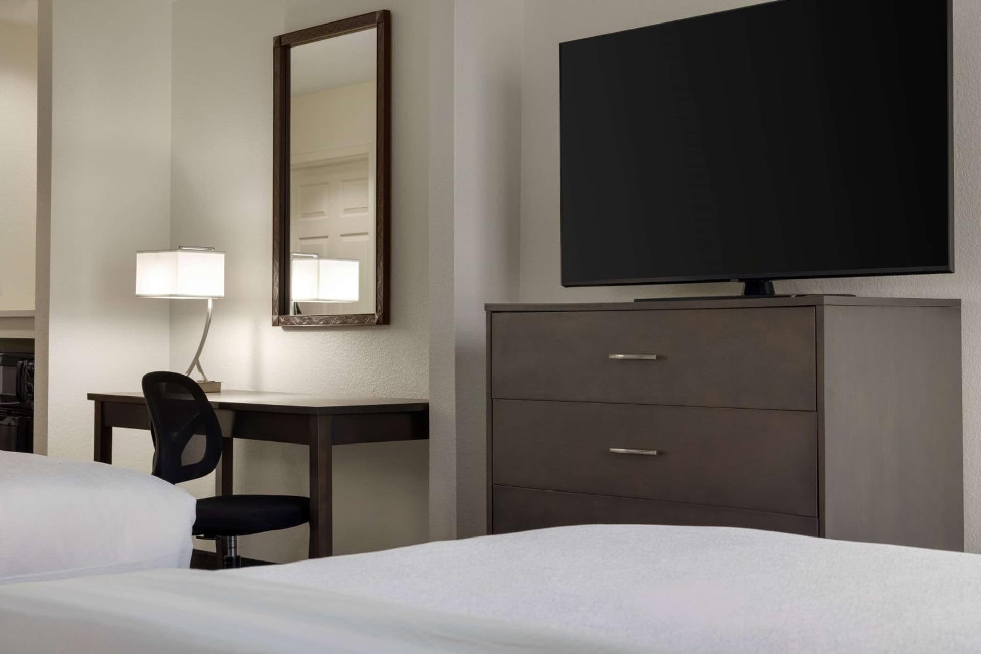 La Quinta Inn & Suites by Wyndham Springfield Airport Rte 66 gallery photo in Springfield, MO — image 64