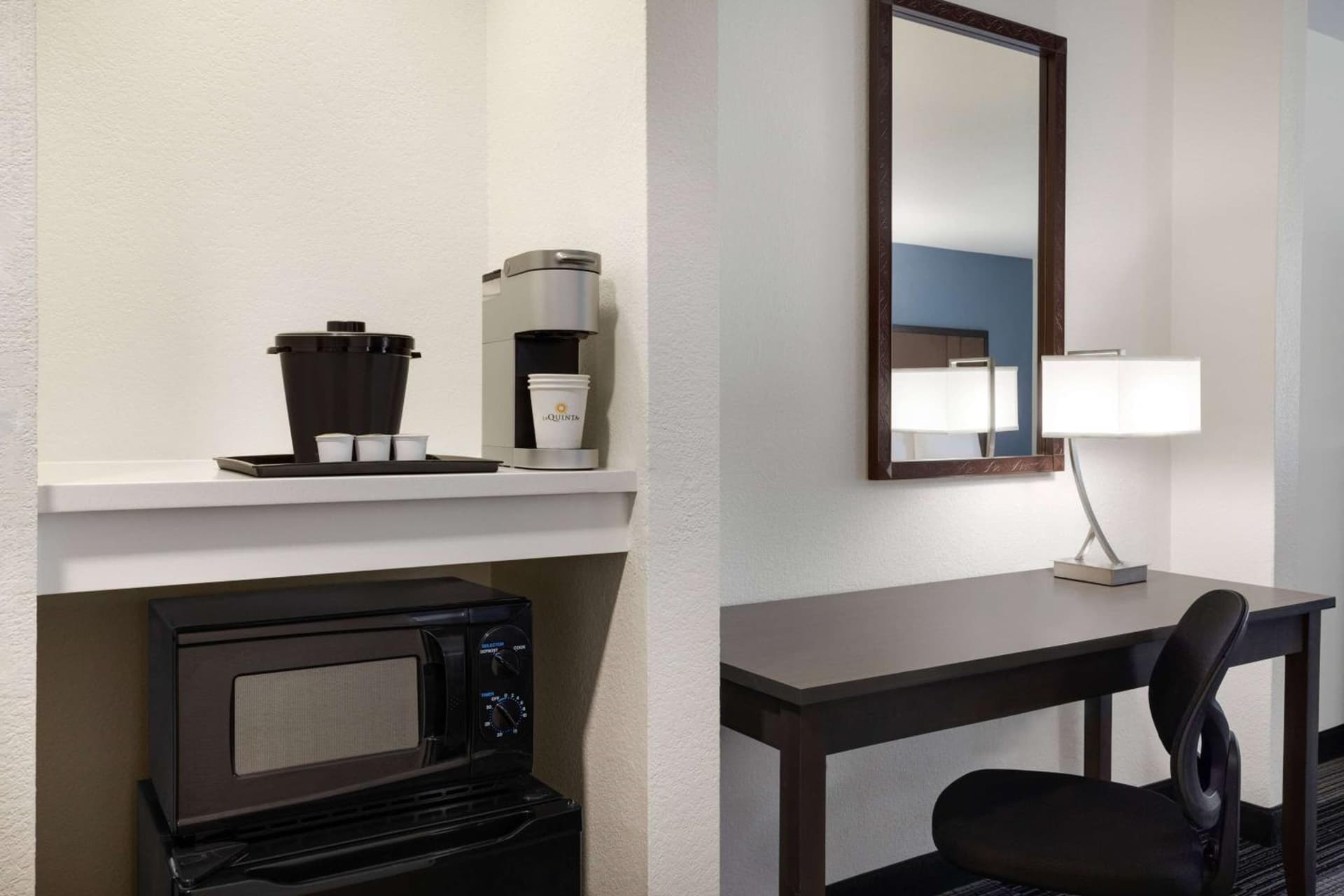 La Quinta Inn & Suites by Wyndham Springfield Airport Rte 66 gallery photo in Springfield, MO — image 58