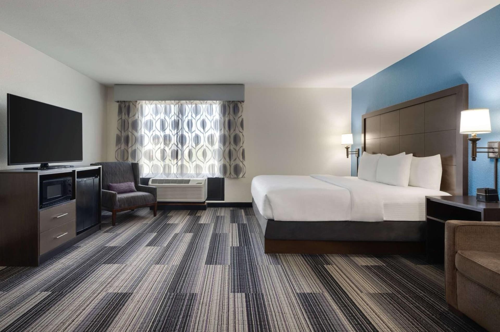 La Quinta Inn & Suites by Wyndham Springfield Airport Rte 66 gallery photo in Springfield, MO — image 71