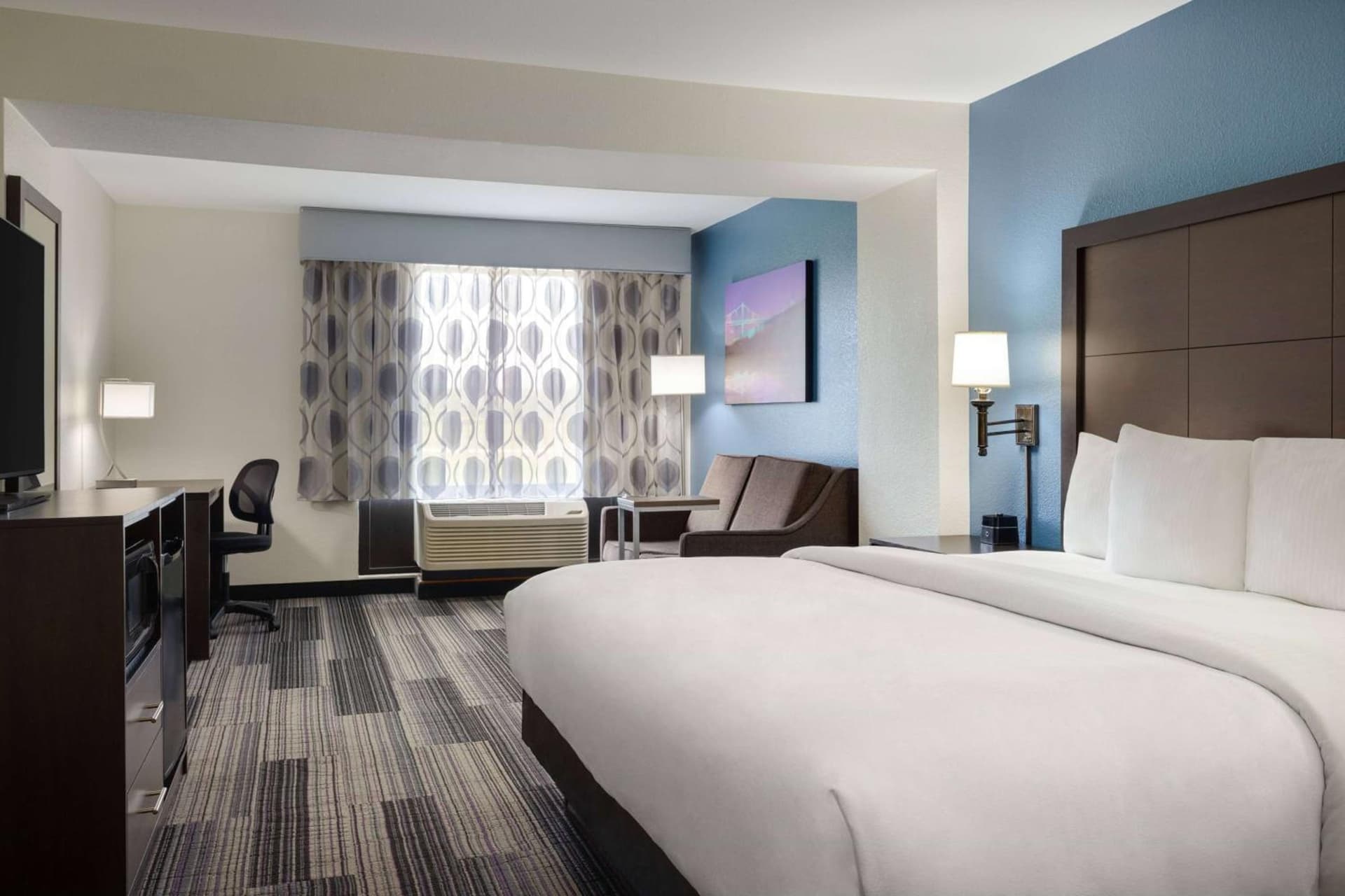 La Quinta Inn & Suites by Wyndham Springfield Airport Rte 66 gallery photo in Springfield, MO — image 88