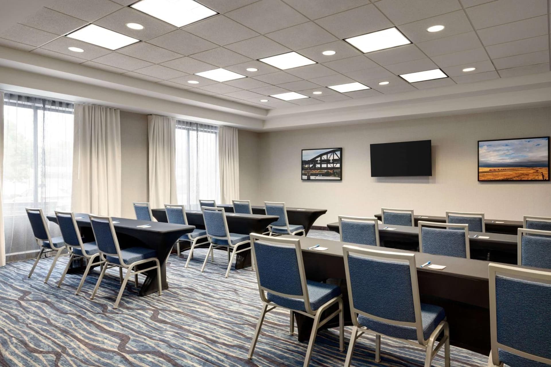 La Quinta Inn & Suites by Wyndham Springfield Airport Rte 66 gallery photo in Springfield, MO — image 19