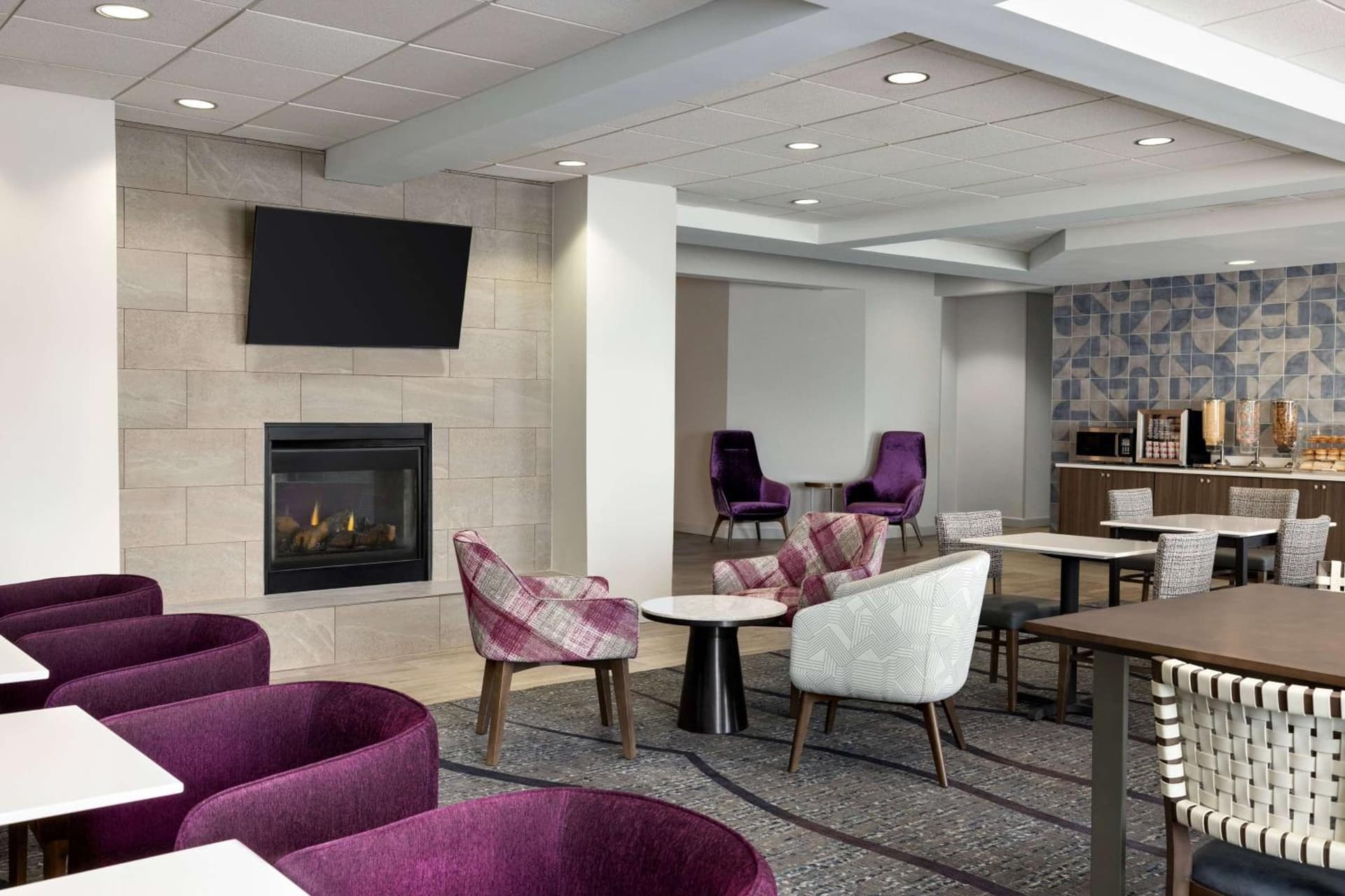 La Quinta Inn & Suites by Wyndham Springfield Airport Rte 66 gallery photo in Springfield, MO — image 22