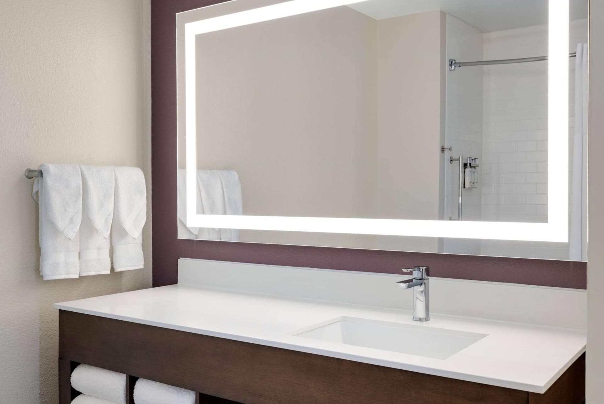 La Quinta Inn & Suites by Wyndham Springfield Airport Rte 66 gallery photo in Springfield, MO — image 63