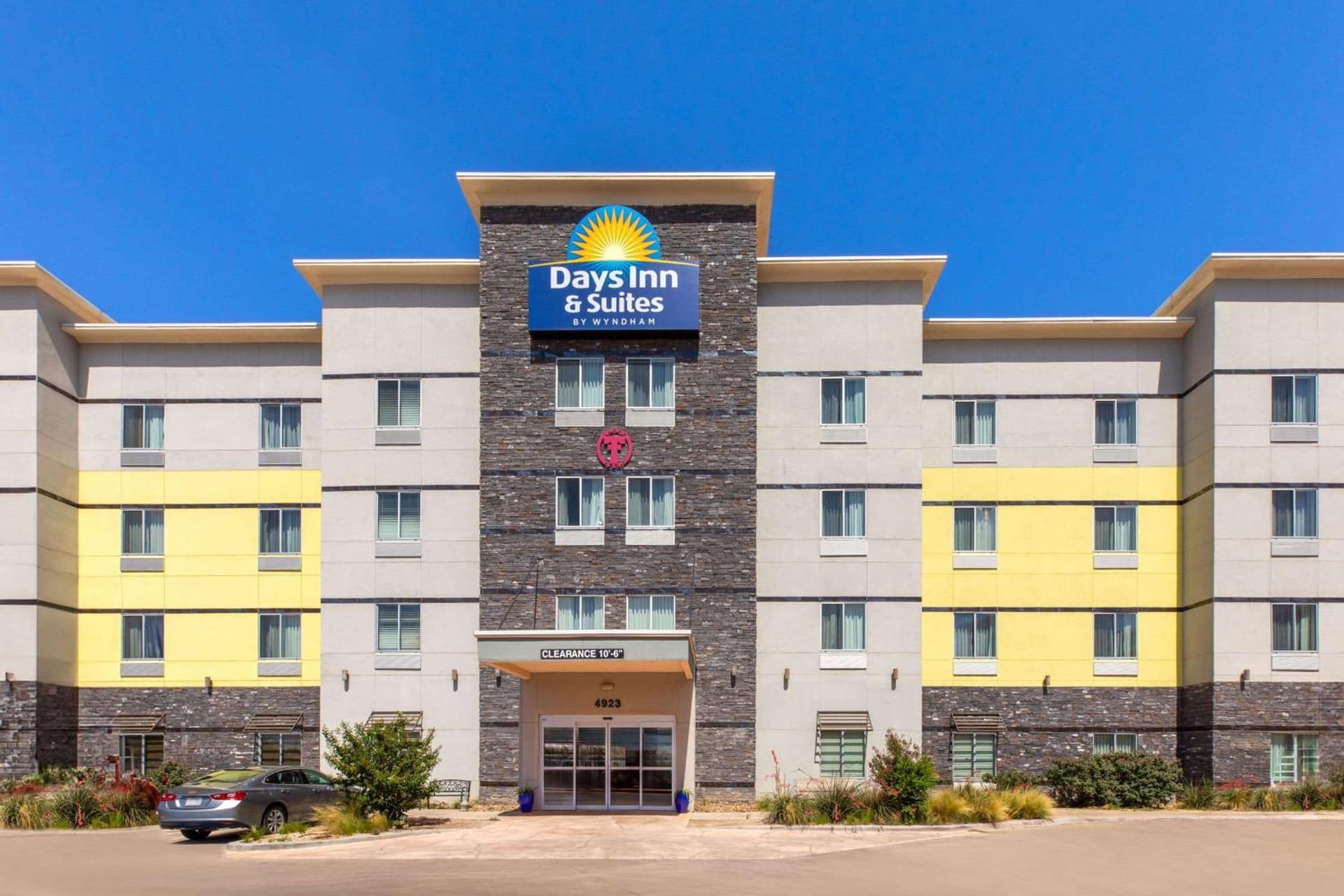 Days Inn & Suites by Wyndham Lubbock Medical Center gallery photo in Lubbock, TX — image 45
