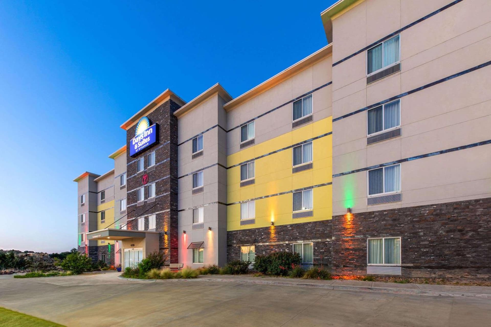 Days Inn & Suites by Wyndham Lubbock Medical Center gallery photo in Lubbock, TX — image 48