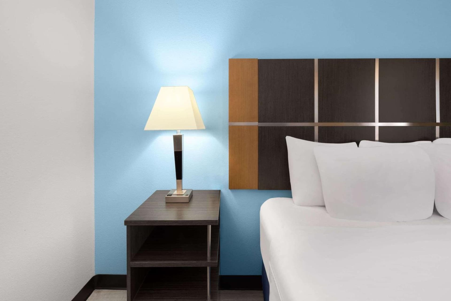 Days Inn & Suites by Wyndham Lubbock Medical Center gallery photo in Lubbock, TX — image 26
