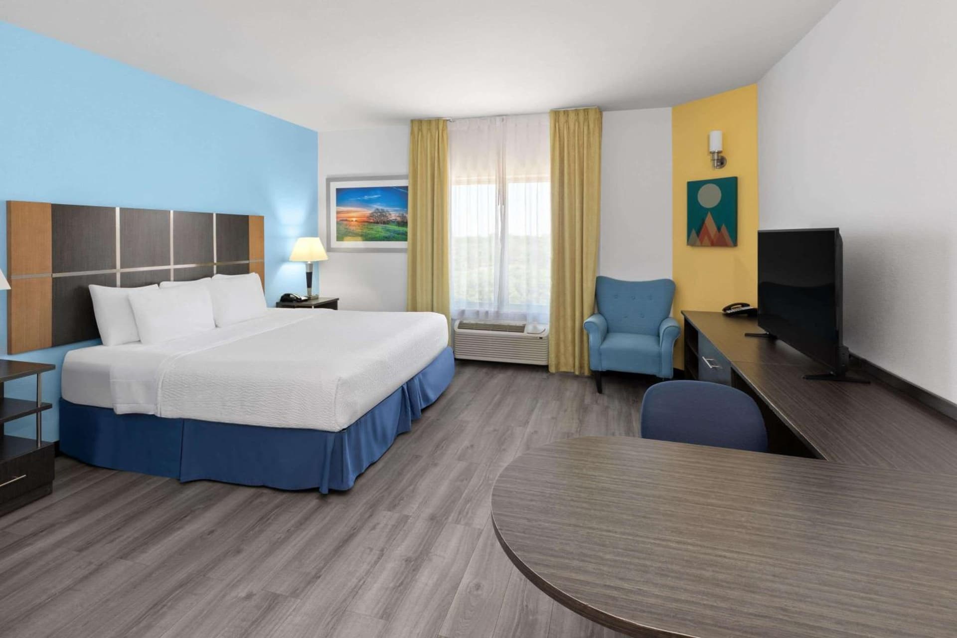 Days Inn & Suites by Wyndham Lubbock Medical Center gallery photo in Lubbock, TX — image 42