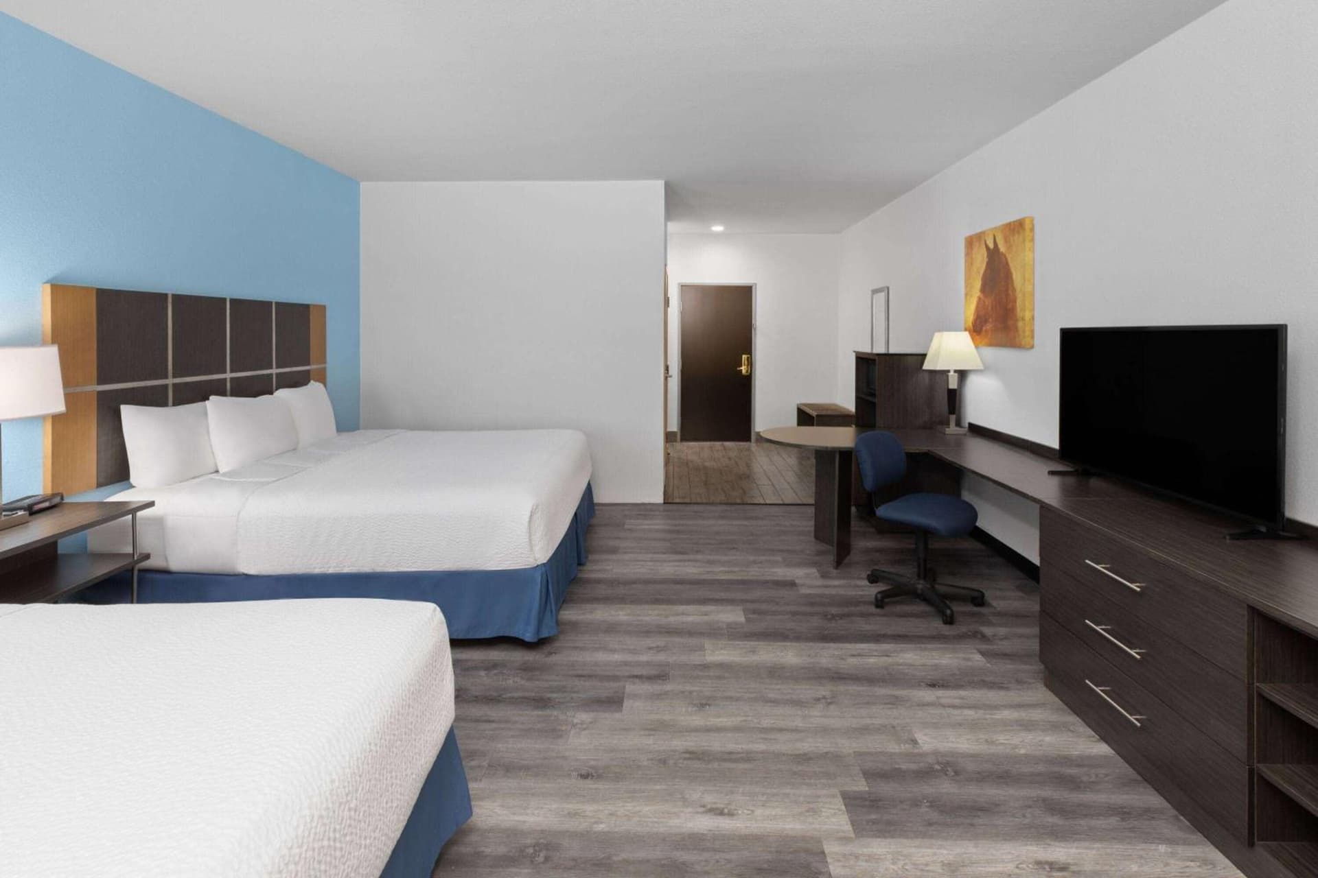 Days Inn & Suites by Wyndham Lubbock Medical Center gallery photo in Lubbock, TX — image 17