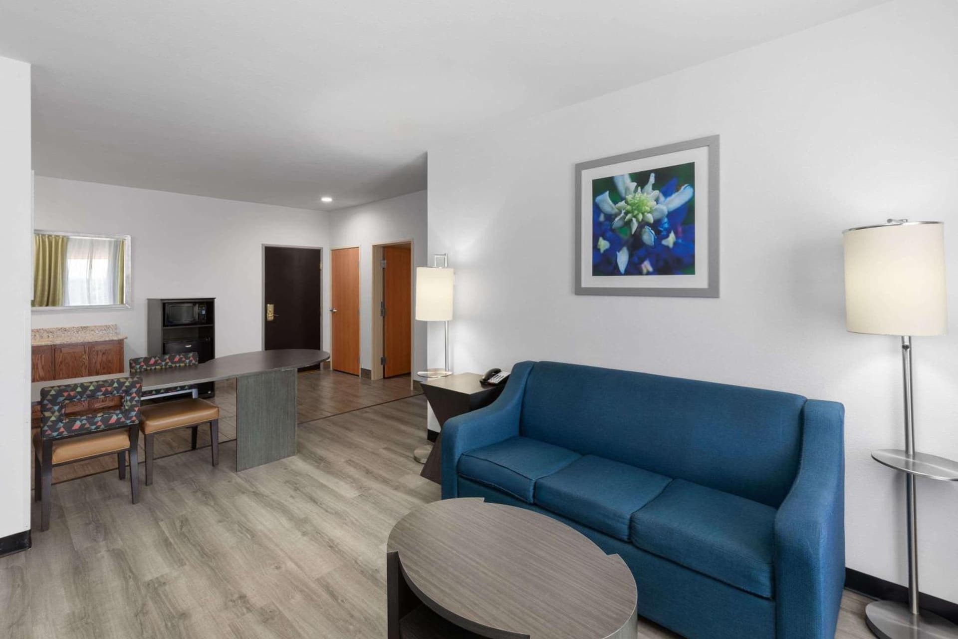 Days Inn & Suites by Wyndham Lubbock Medical Center gallery photo in Lubbock, TX — image 34