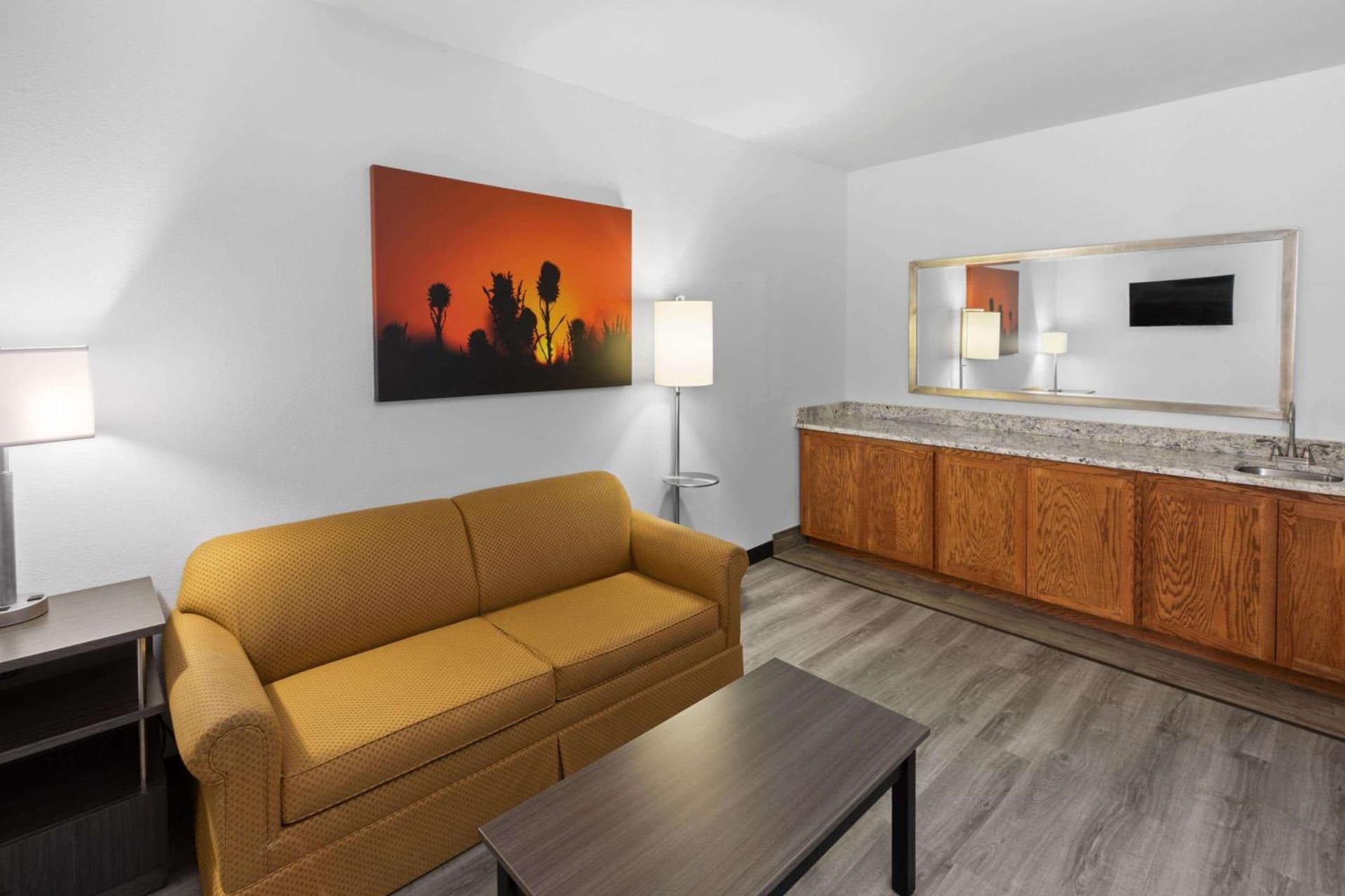 Days Inn & Suites by Wyndham Lubbock Medical Center gallery photo in Lubbock, TX — image 30