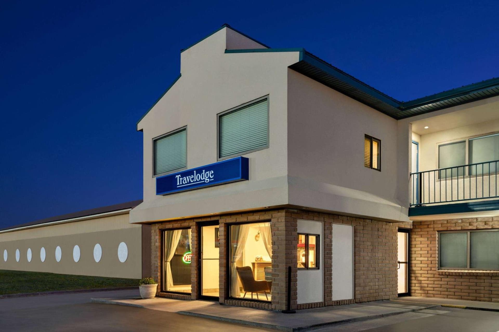 Travelodge by Wyndham Wall featured exterior or lobby in Wall, SD — similar hotel