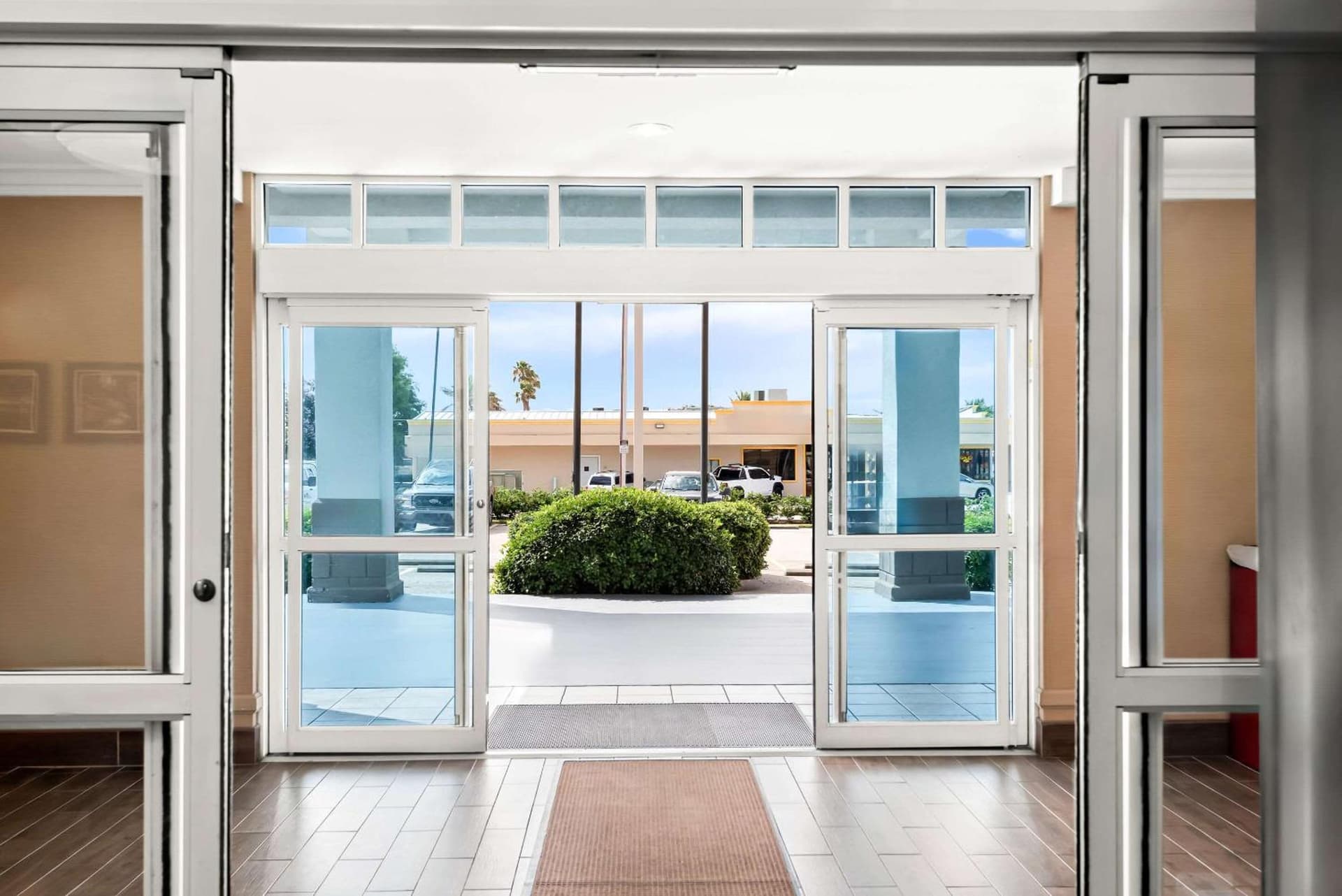 Comfort Suites New Orleans East gallery photo in New Orleans, LA — image 54