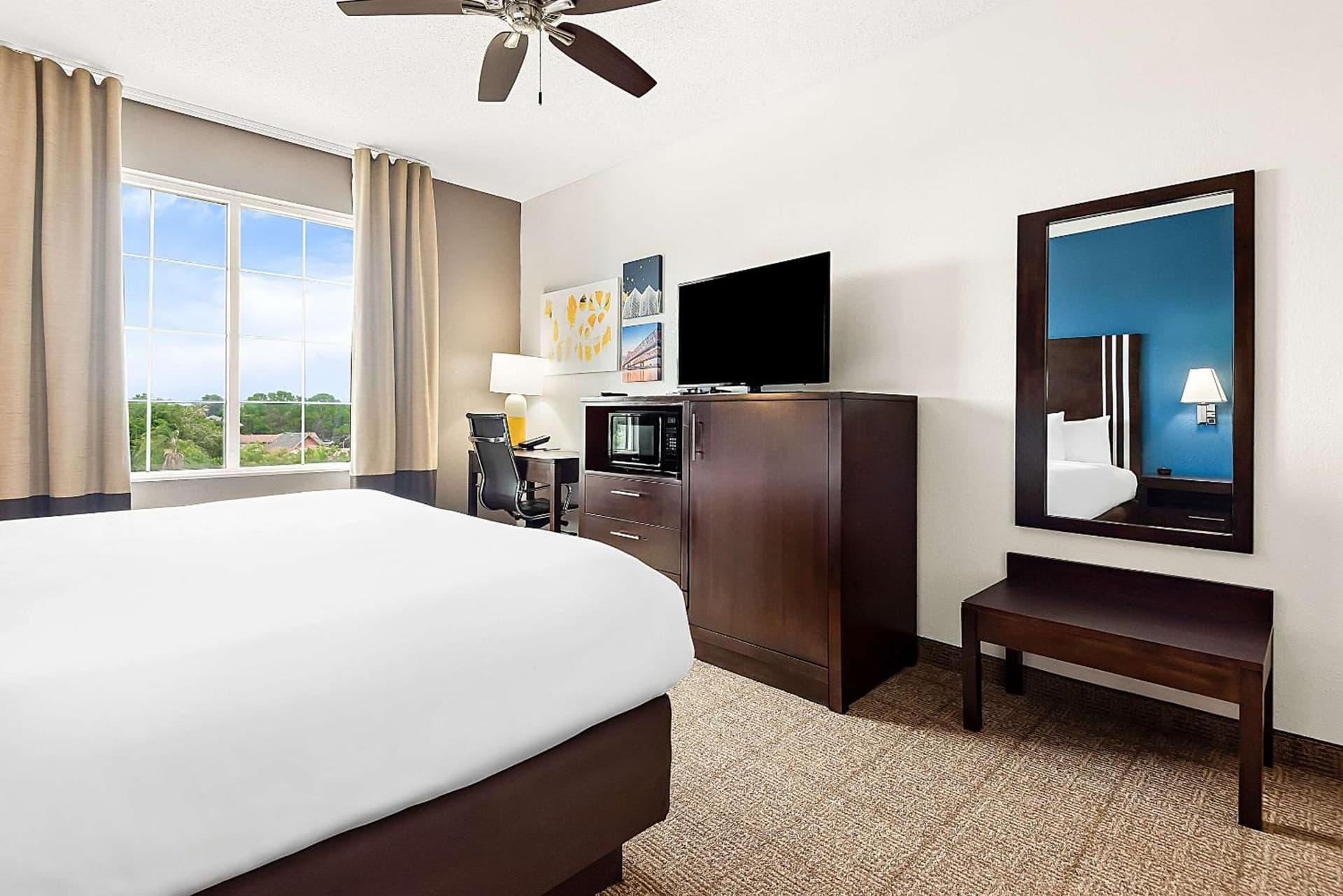 Comfort Suites New Orleans East gallery photo in New Orleans, LA — image 30