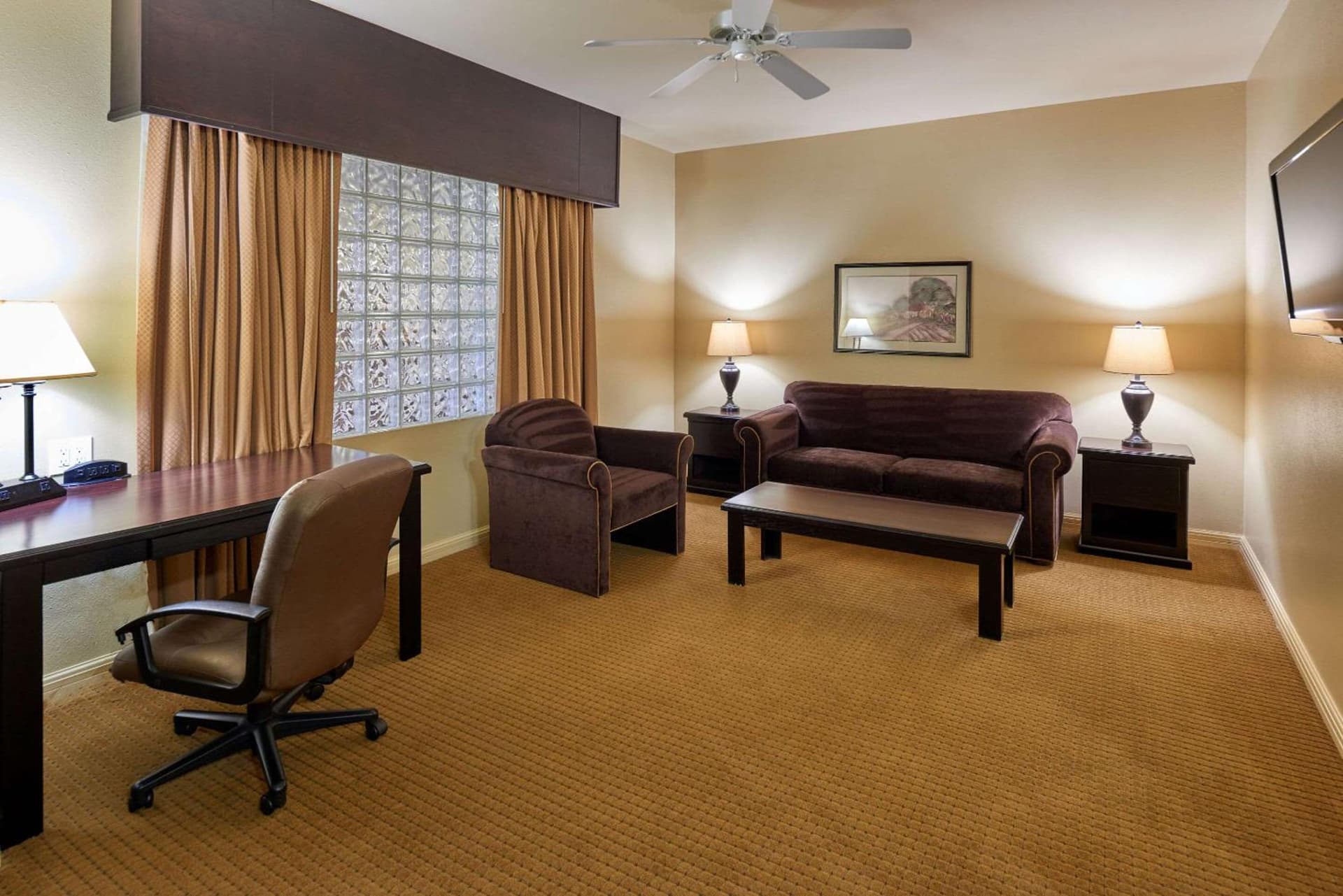 Radisson Hotel El Paso Airport gallery photo in El Paso, TX — image 47