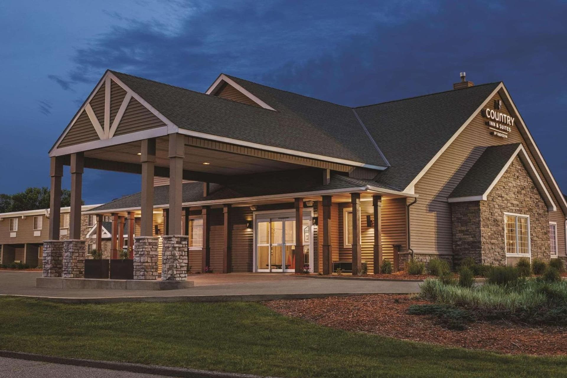 Country Inn & Suites by Radisson, Woodbury, MN interior in Woodbury, MN — gallery photo 2