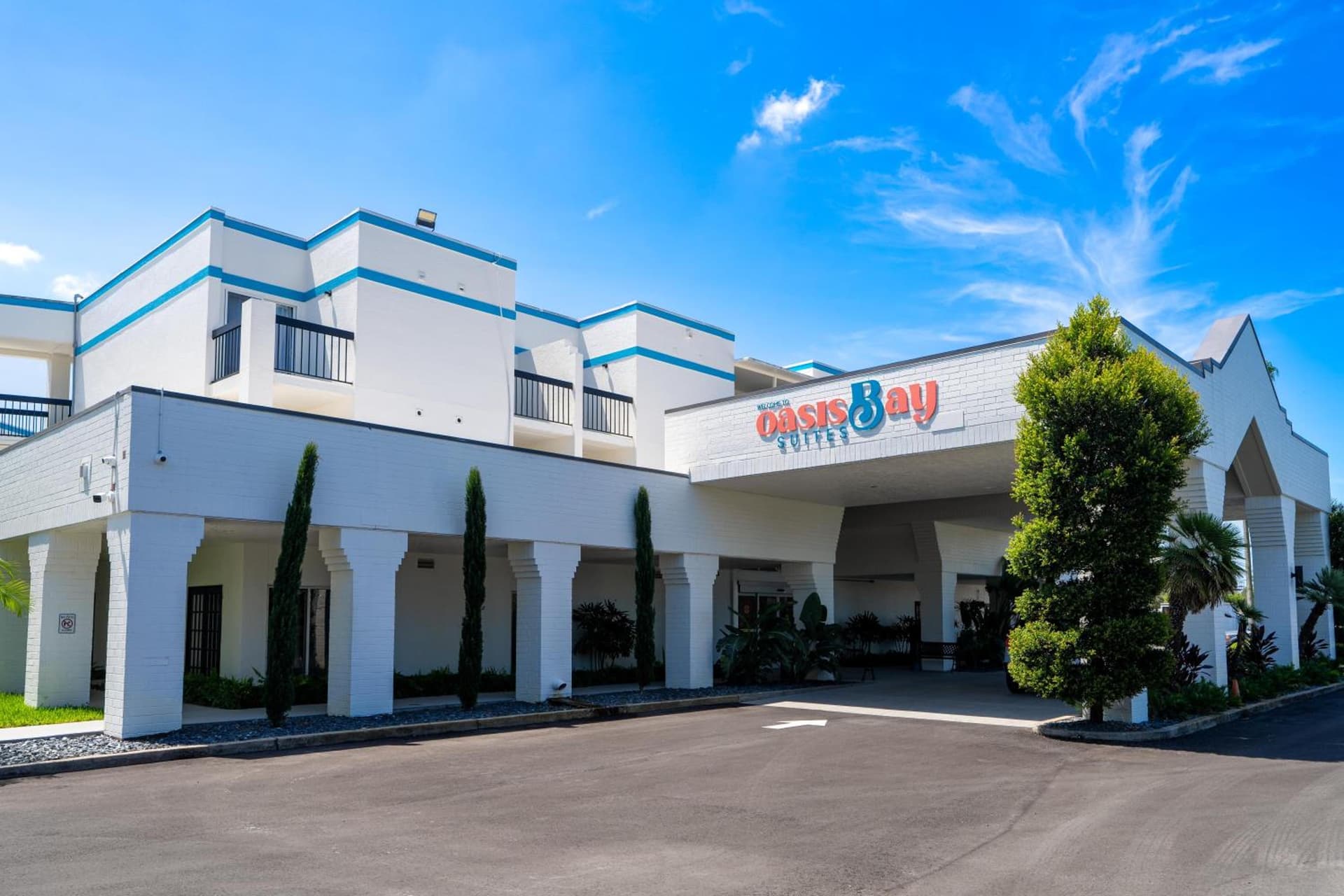 OASIS BAY SUITES, Tampa, Busch Gardens, USF featured exterior or lobby in Tampa, FL — similar hotel