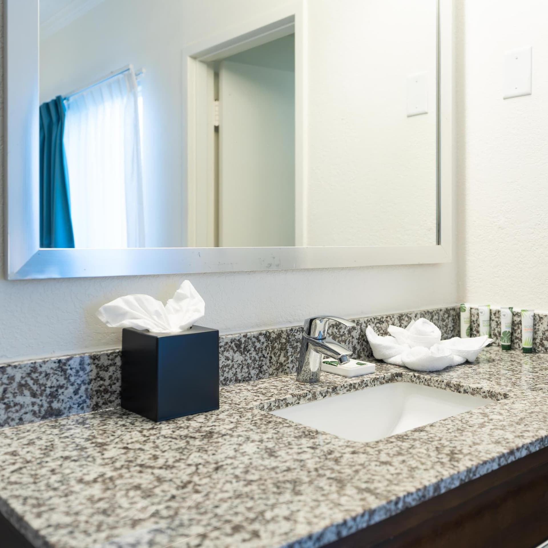 OASIS BAY SUITES, Tampa, Busch Gardens, USF gallery photo in Tampa, FL — image 37