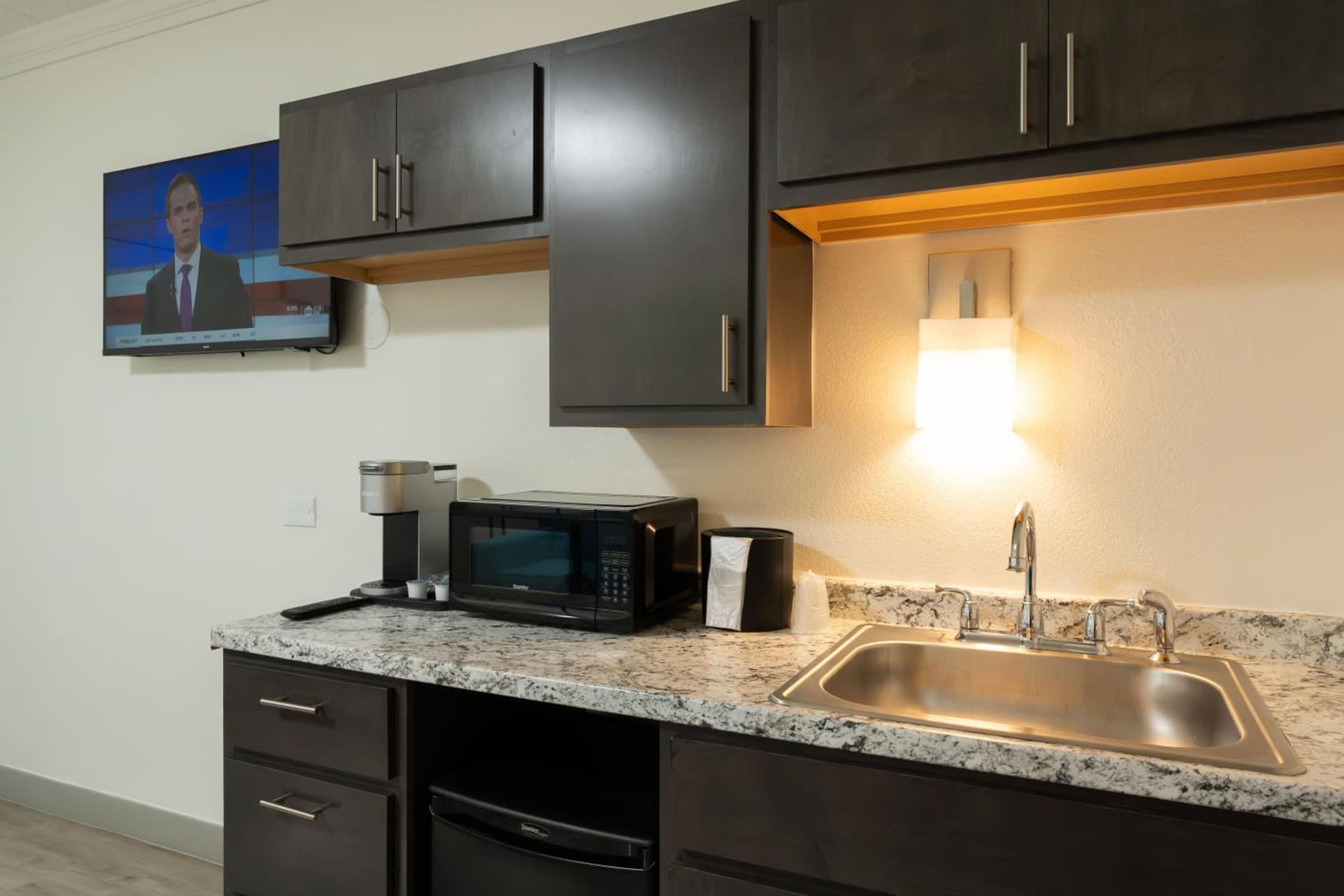 OASIS BAY SUITES, Tampa, Busch Gardens, USF gallery photo in Tampa, FL — image 35
