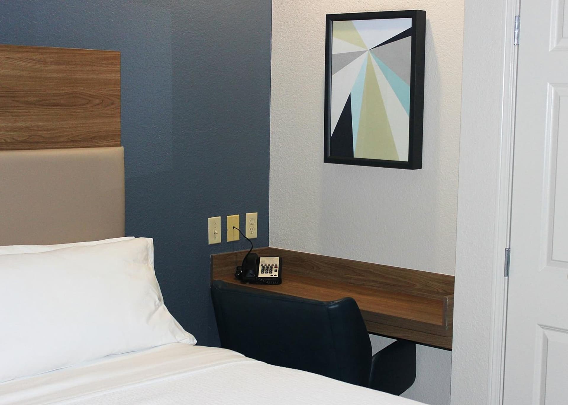 Candlewood Suites Fayetteville – University of Arkansas by IHG gallery photo in Fayetteville, AR — image 18