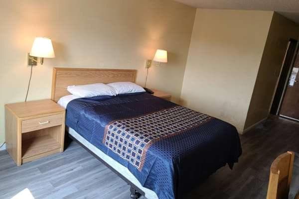 MetroParc 'nSuites property views in Stockton, CA — gallery photo 3