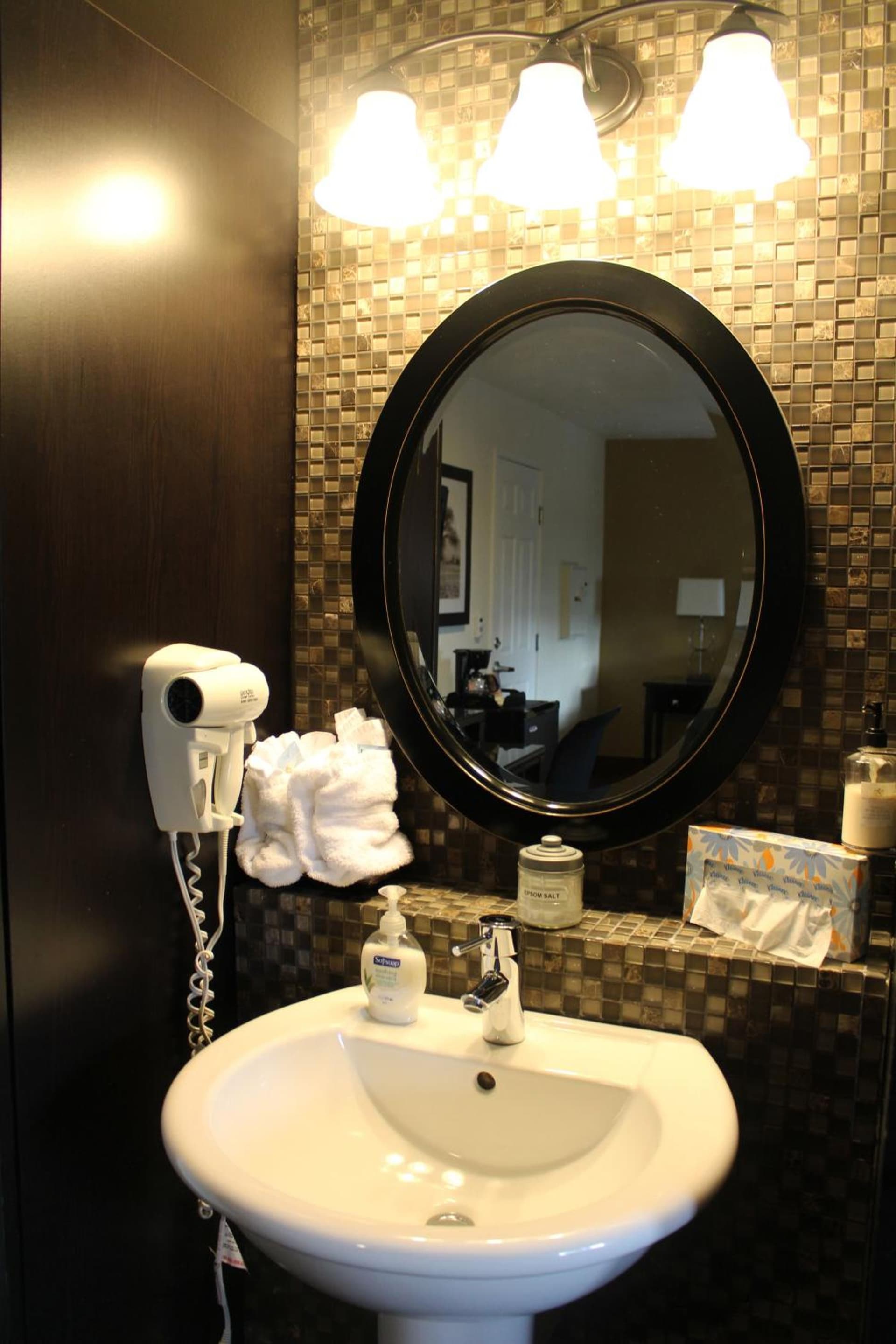 Prairie Hotel gallery photo in Yelm, WA — image 12