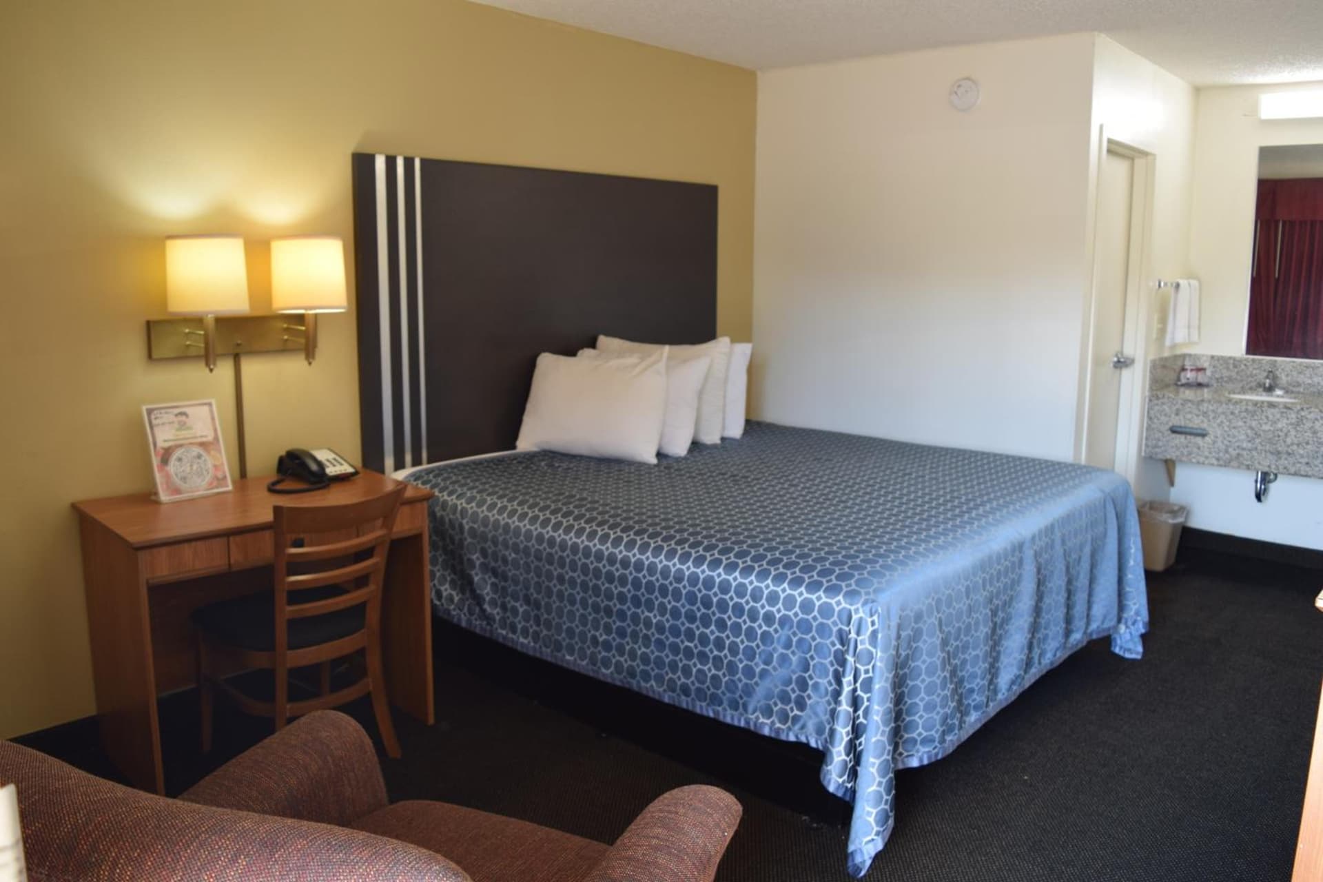 Value Inn - Livonia interior in Livonia, LA — gallery photo 2