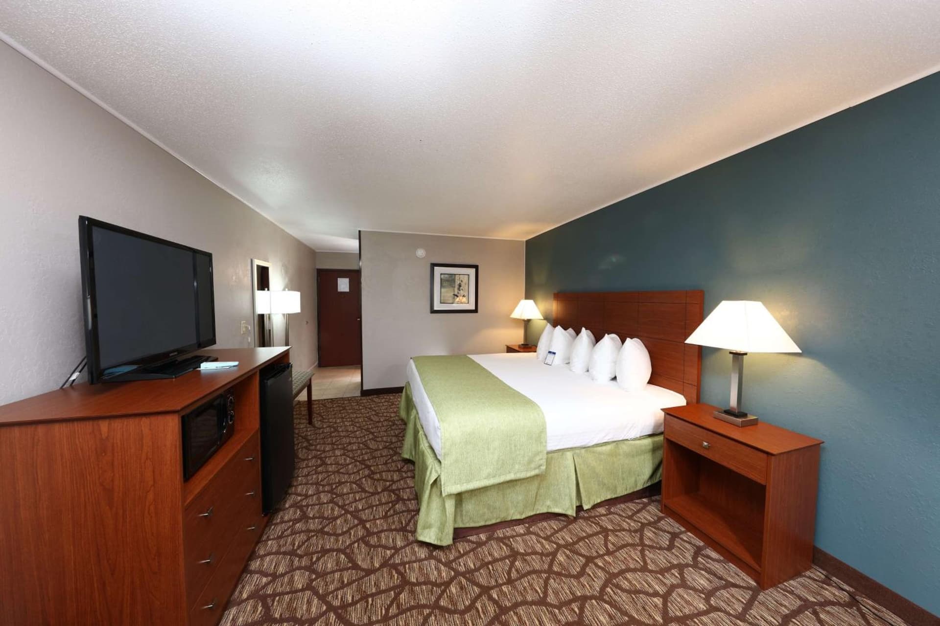AmericInn by Wyndham Grand Rapids Airport North gallery photo in Grand Rapids, MI — image 31