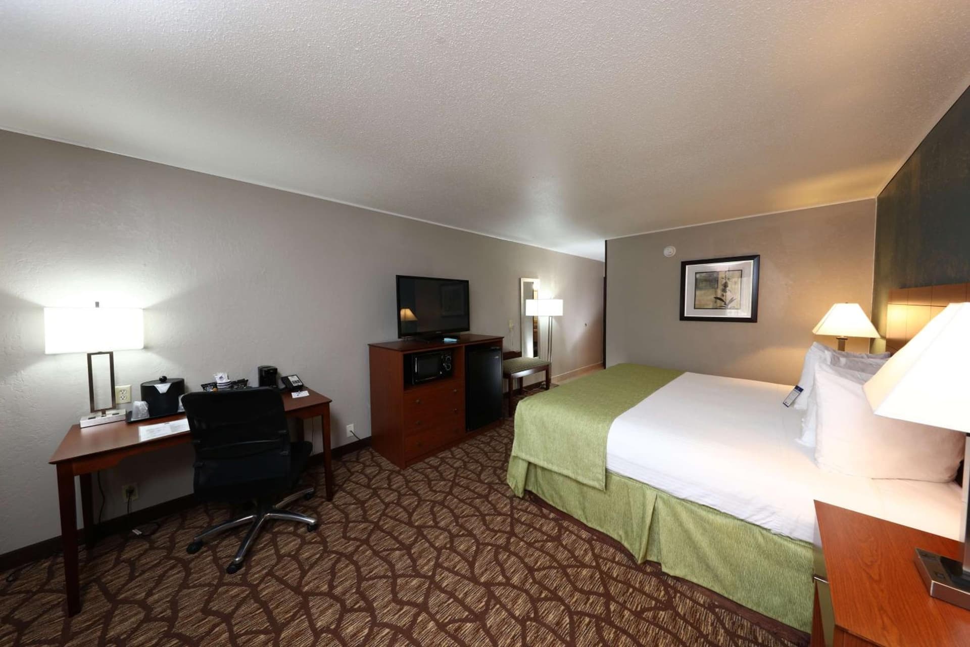 AmericInn by Wyndham Grand Rapids Airport North gallery photo in Grand Rapids, MI — image 5