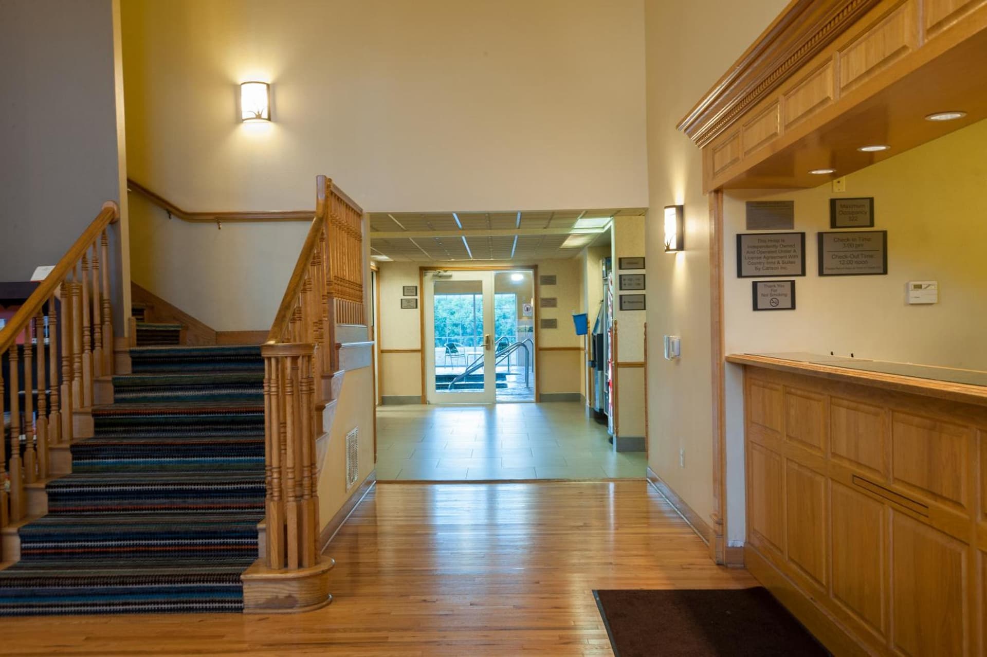 Country Inn & Suites by Radisson, Milwaukee Airport, WI gallery photo in Milwaukee, WI — image 26