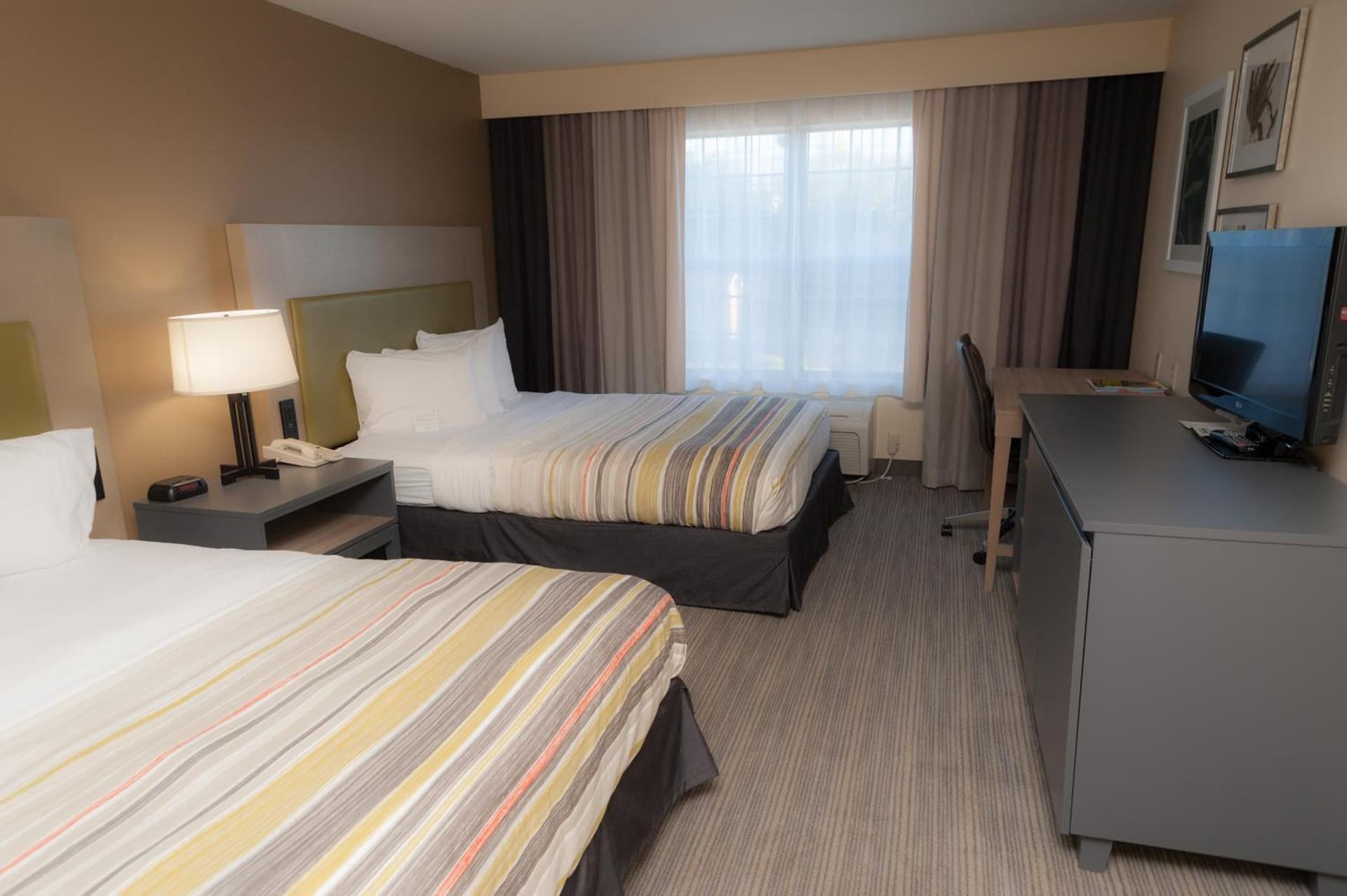 Country Inn & Suites by Radisson, Milwaukee Airport, WI gallery photo in Milwaukee, WI — image 8