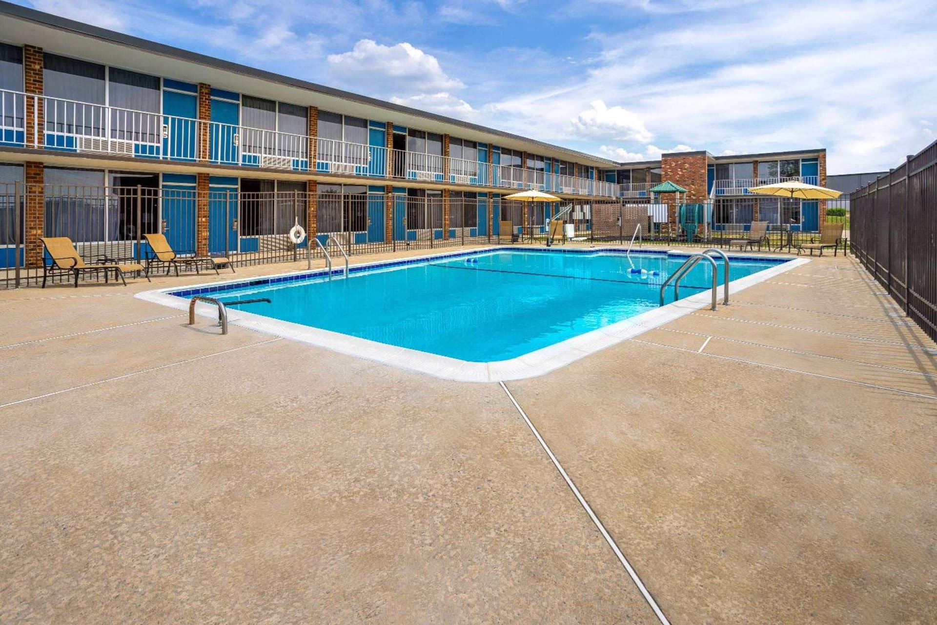 Days Inn of Frederick by Wyndham gallery photo in Frederick, MD — image 24