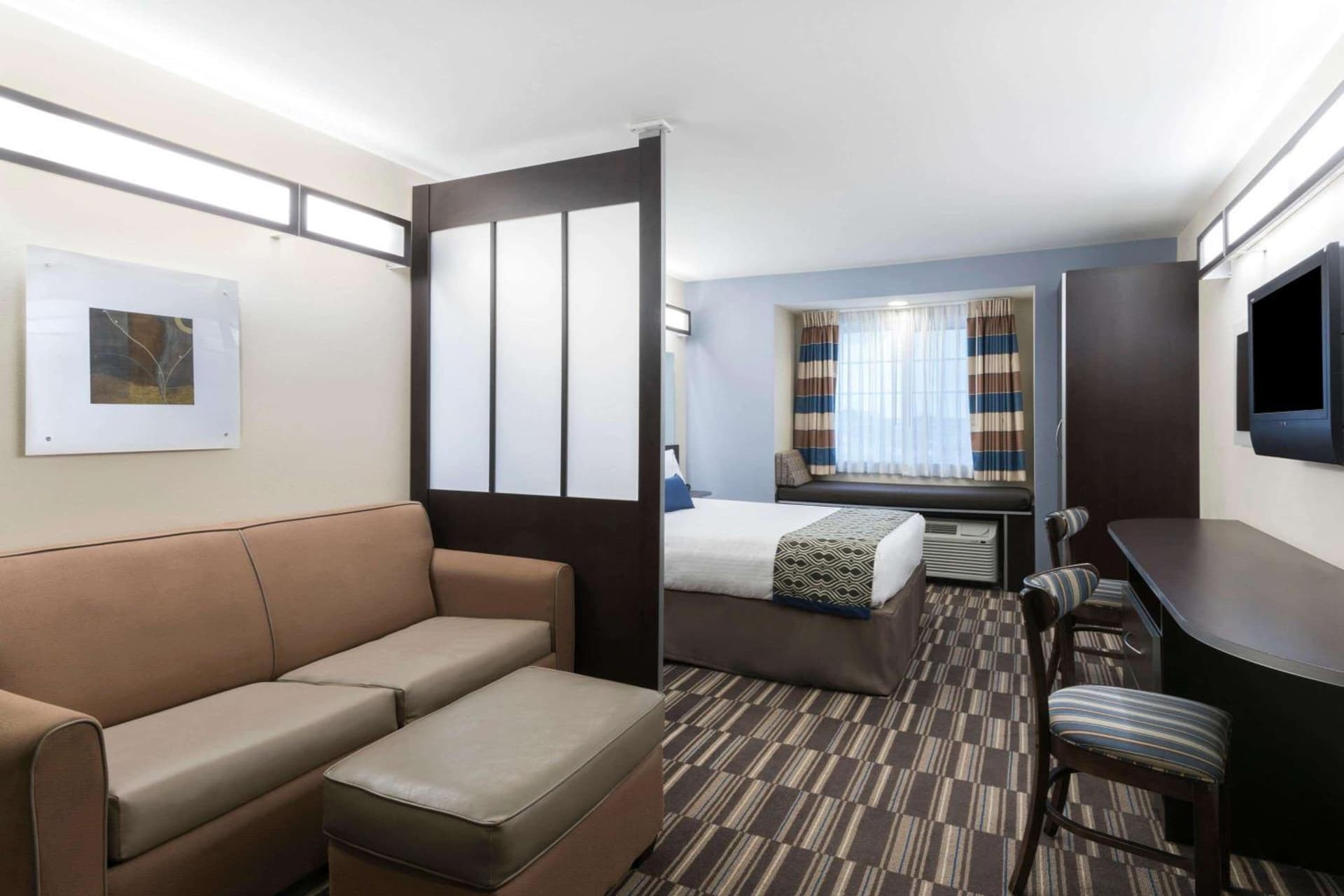 Microtel Inn and Suites Baton Rouge Airport gallery photo in Baton Rouge, LA — image 28