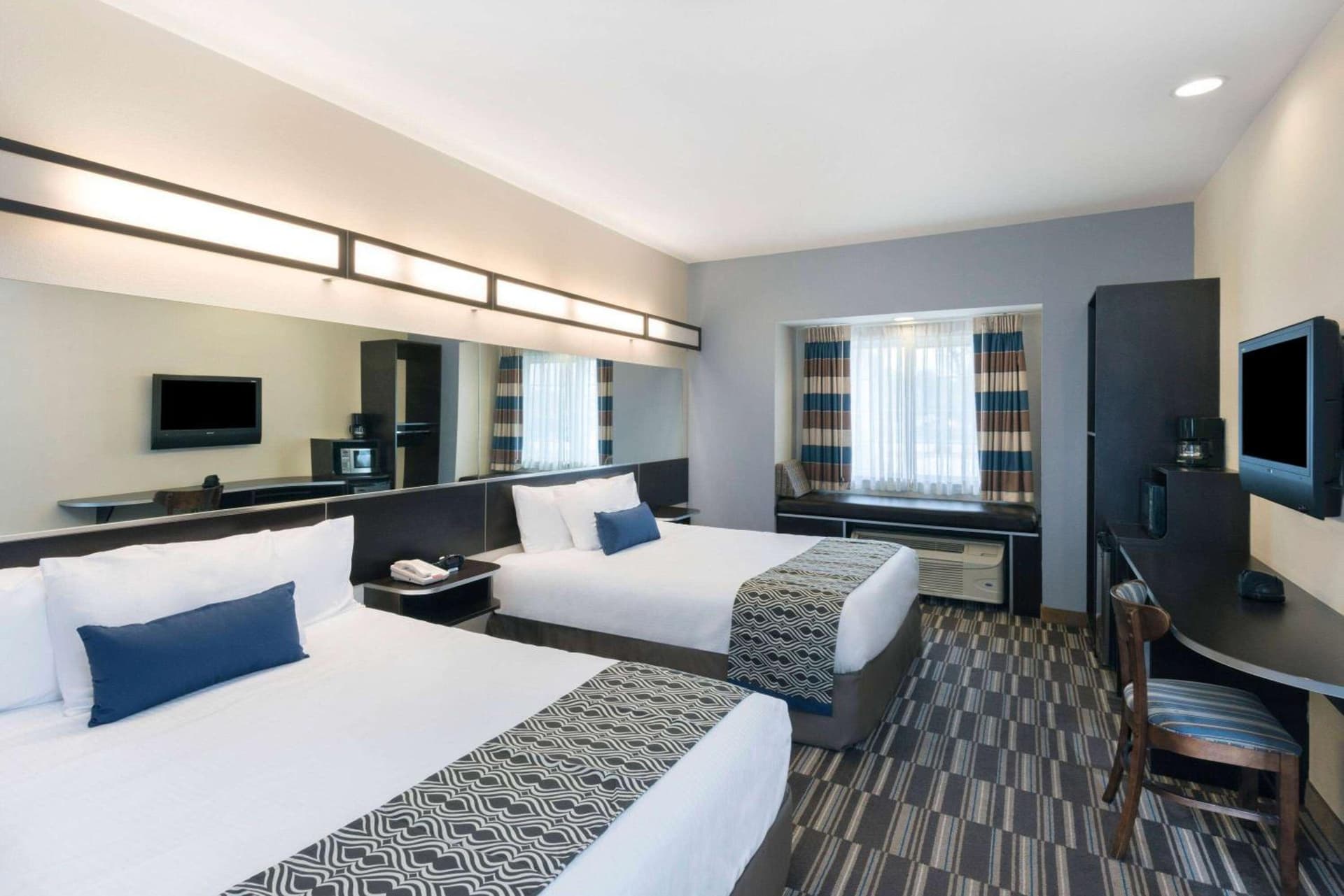 Microtel Inn and Suites Baton Rouge Airport property views in Baton Rouge, LA — gallery photo 3
