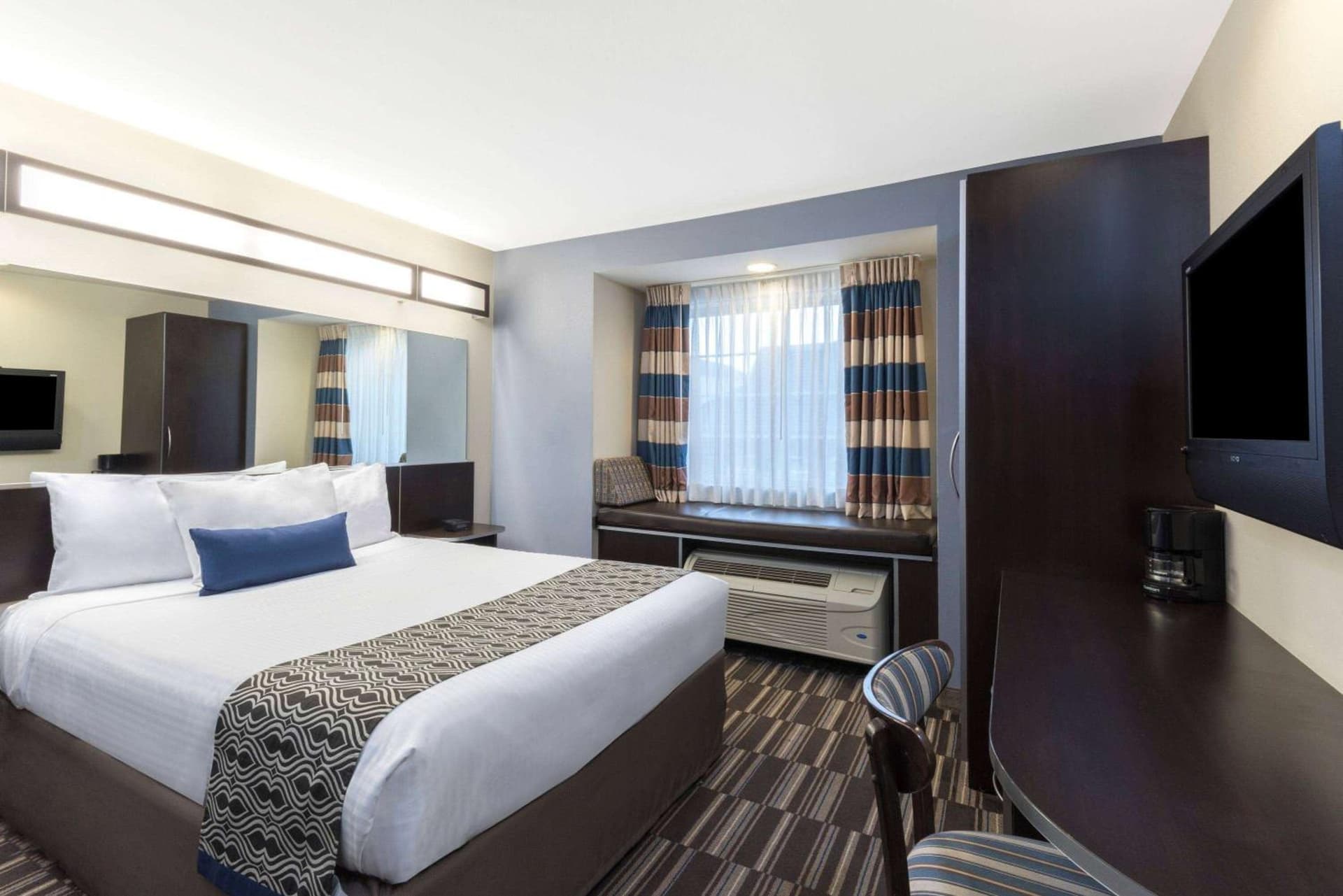 Microtel Inn and Suites Baton Rouge Airport gallery photo in Baton Rouge, LA — image 18