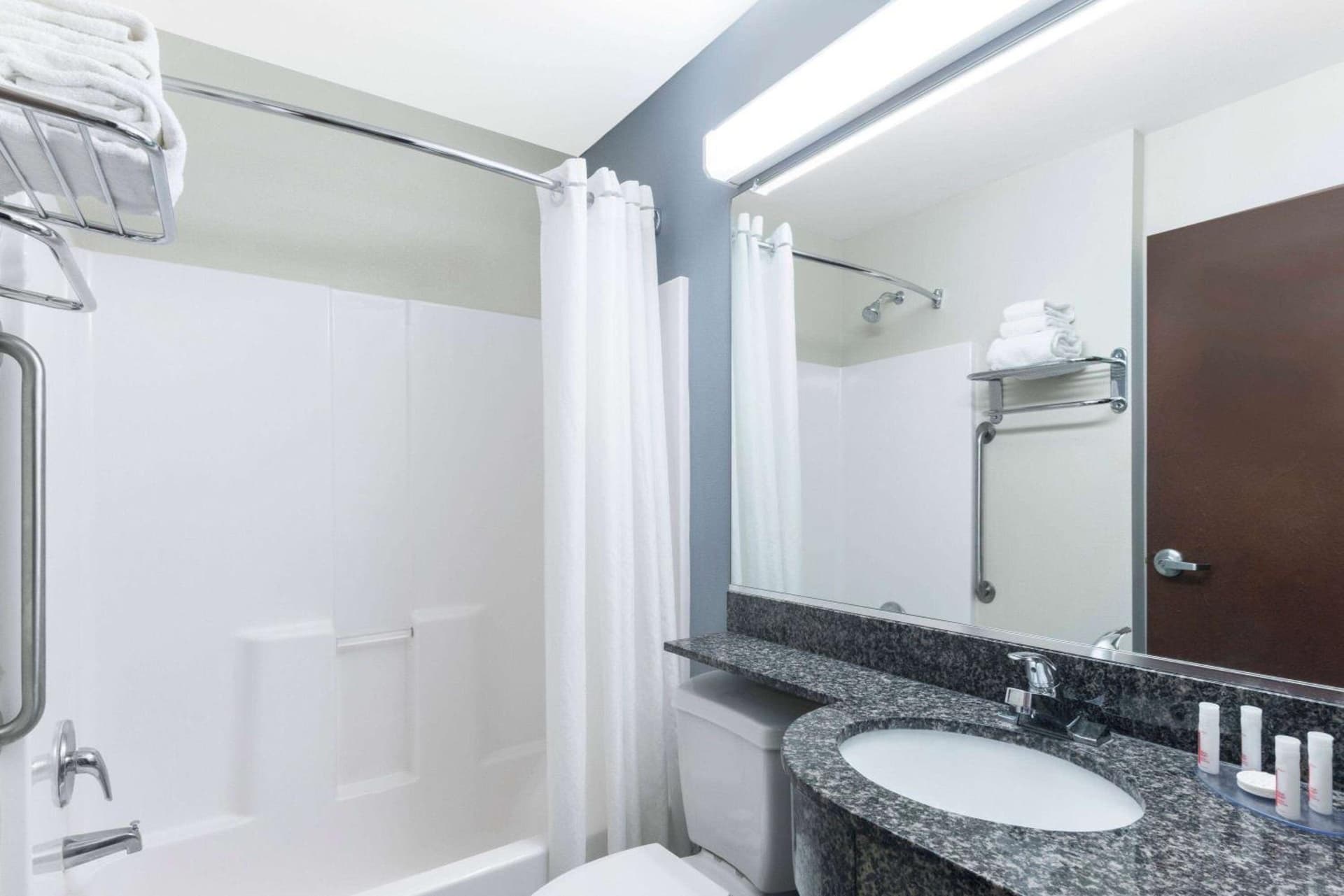 Microtel Inn and Suites Baton Rouge Airport gallery photo in Baton Rouge, LA — image 4