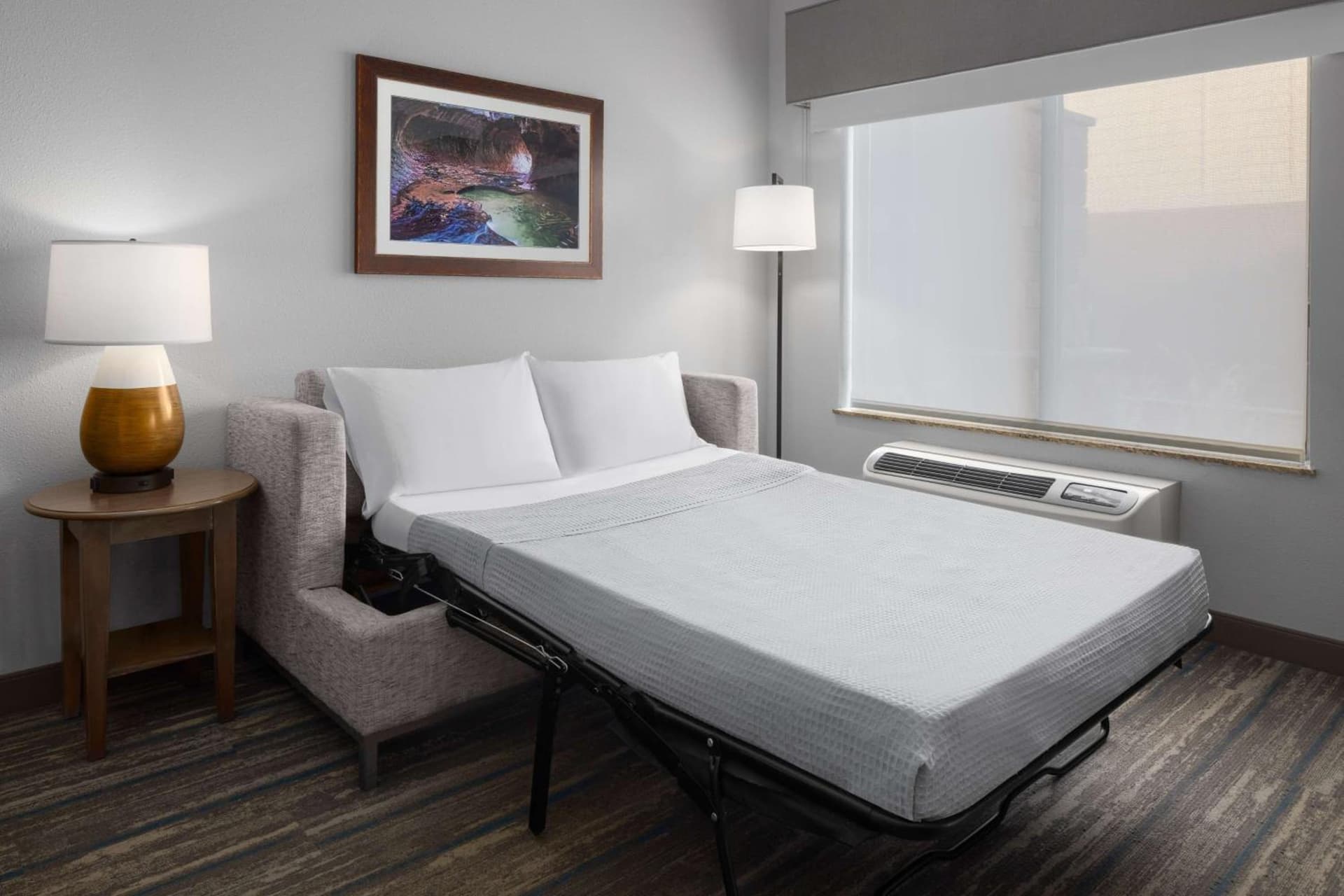 Hampton Inn & Suites Springdale/Zion National Park interior in Springdale, UT — gallery photo 2