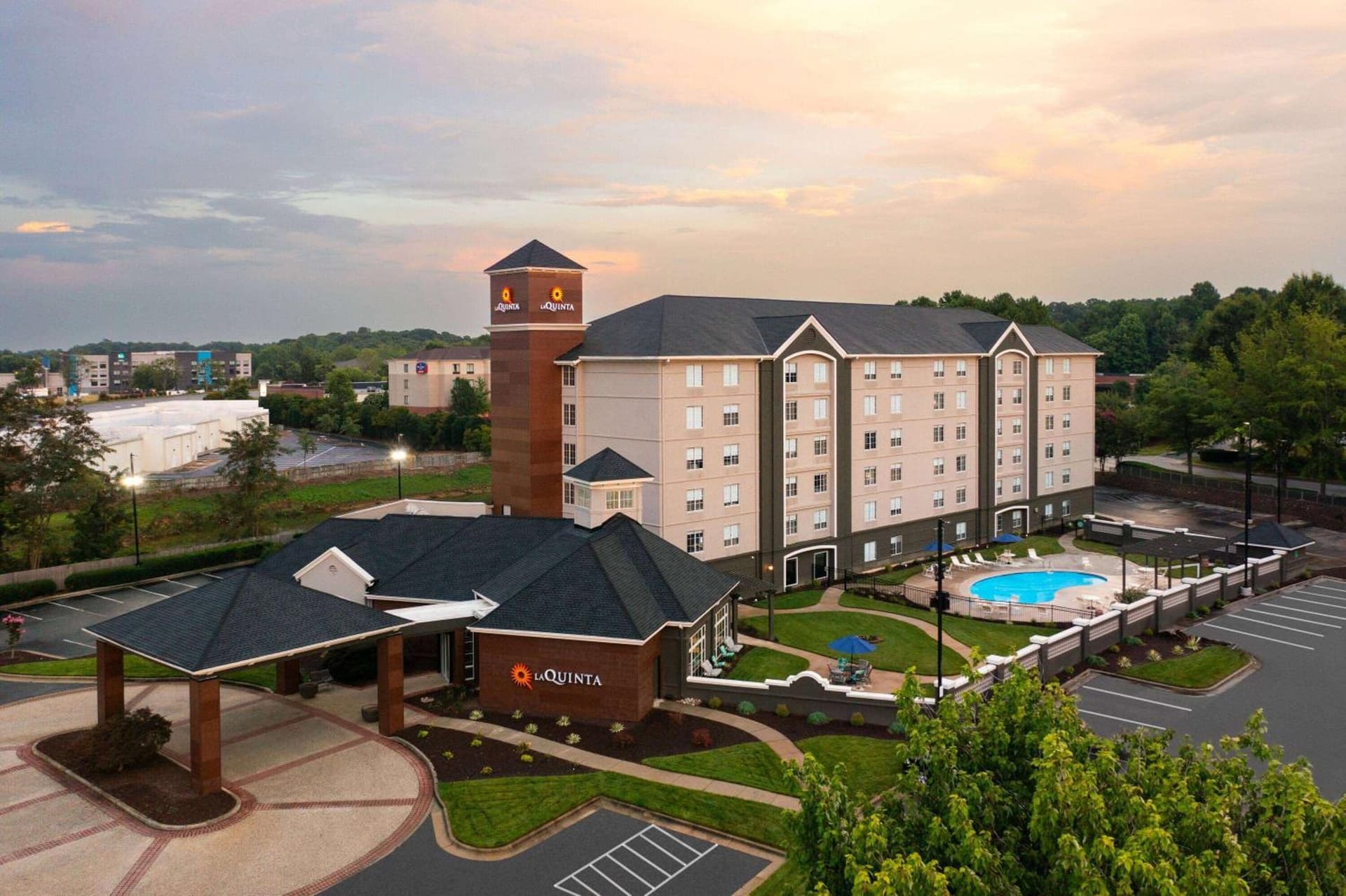 La Quinta by Wyndham Greensboro NC interior in Greensboro, NC — gallery photo 2
